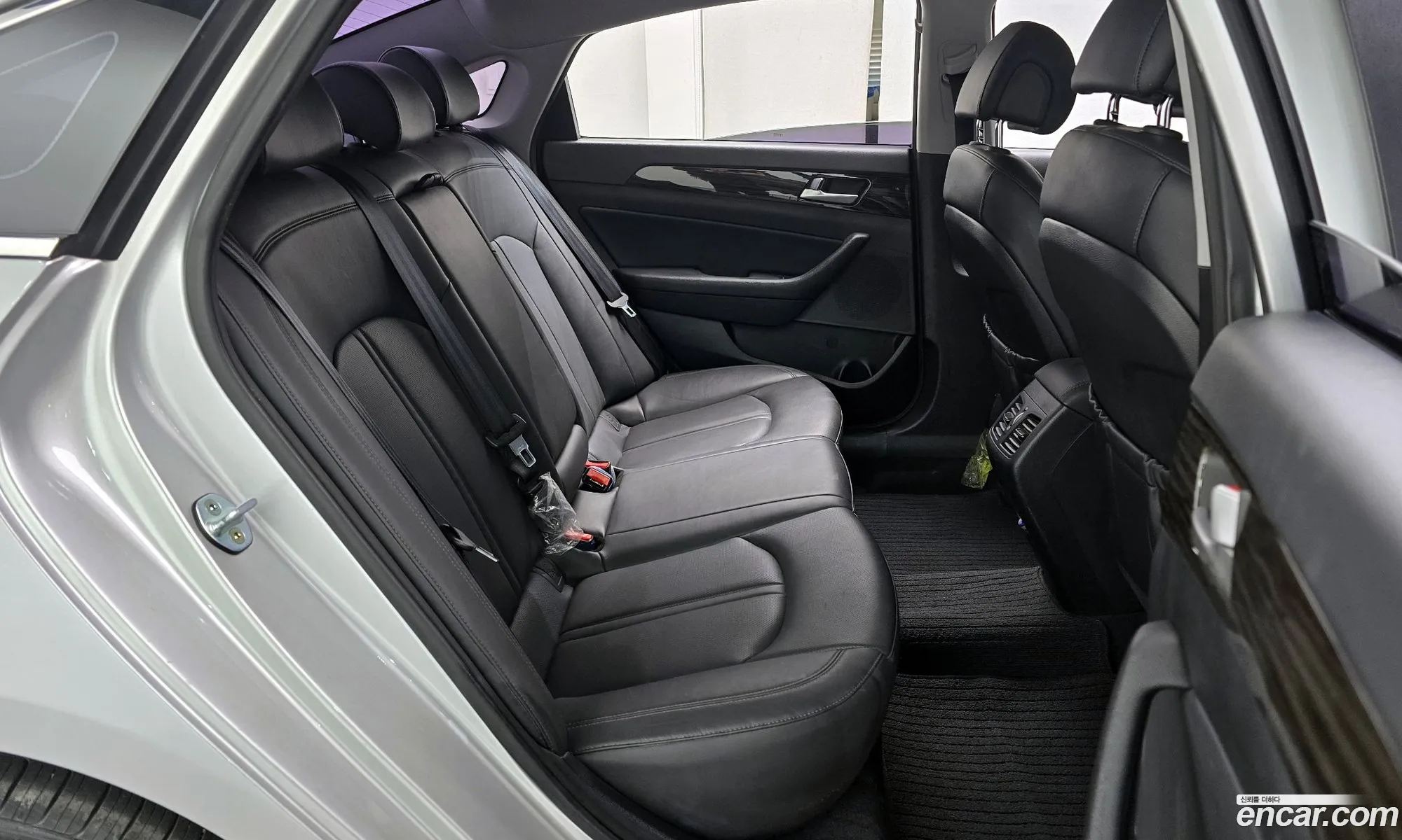 Hyundai LF Sonata 2014 — 12