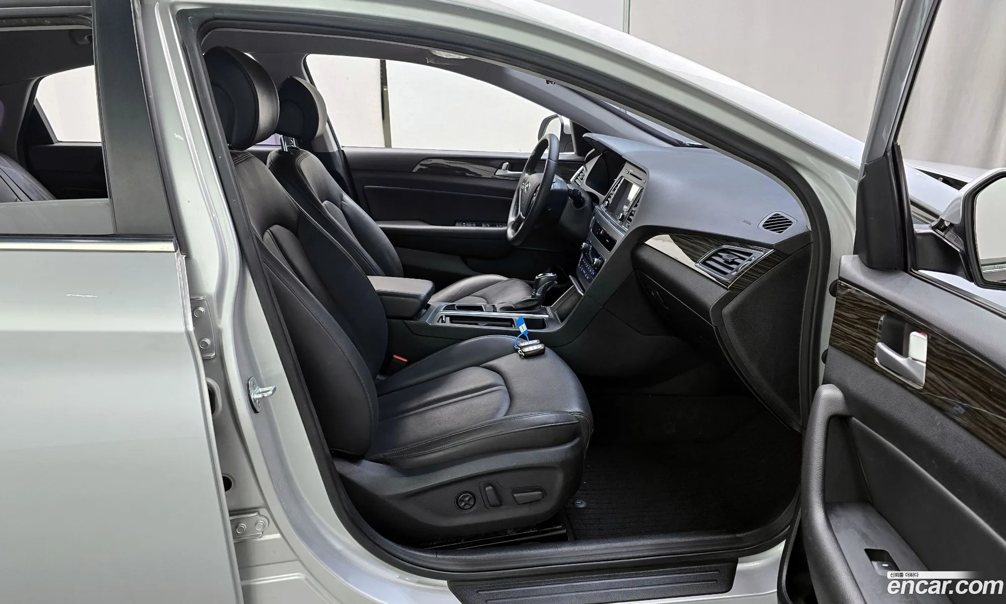 Hyundai LF Sonata 2014 — 19