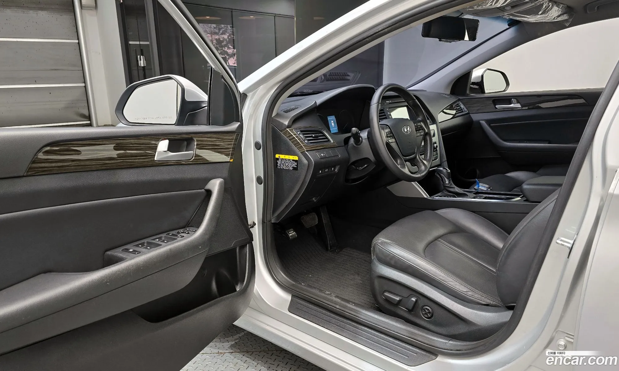 Hyundai LF Sonata 2014 — 18