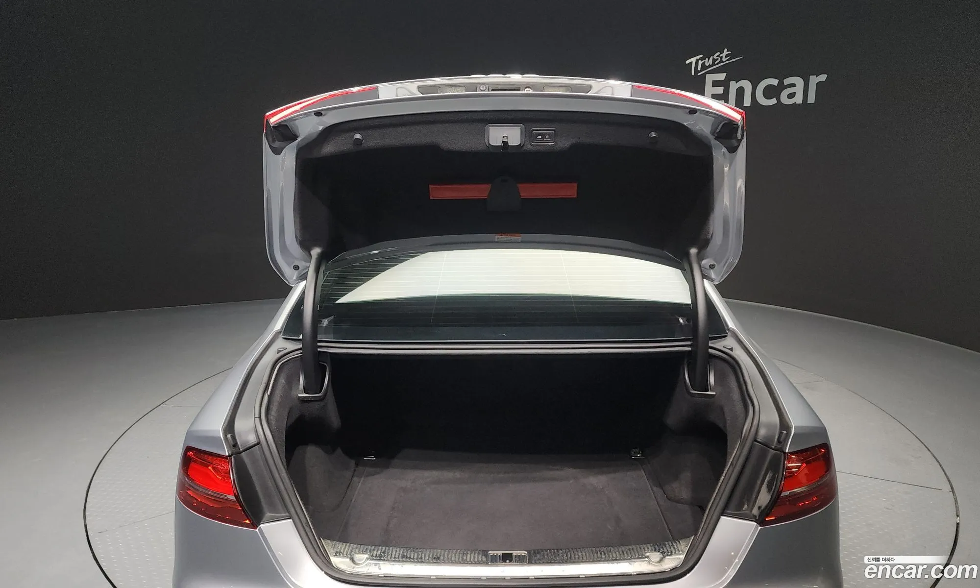 Audi A8 2015 WAUZZZ4H4FN006037 — 12