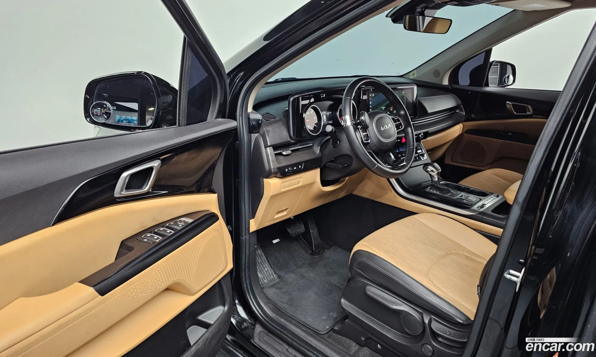 Kia Carnival 2022 KNANB81BBPS252106 — 4