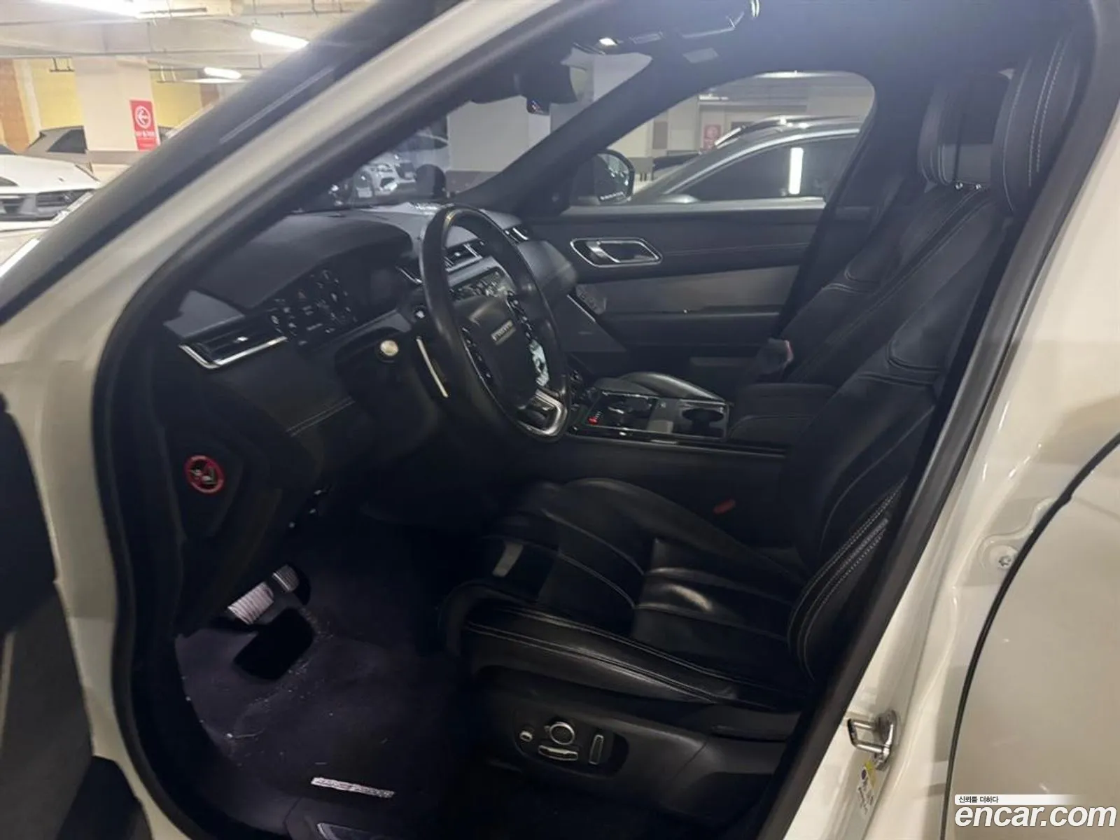 Land Rover Range Rover Velar 2018 — 11