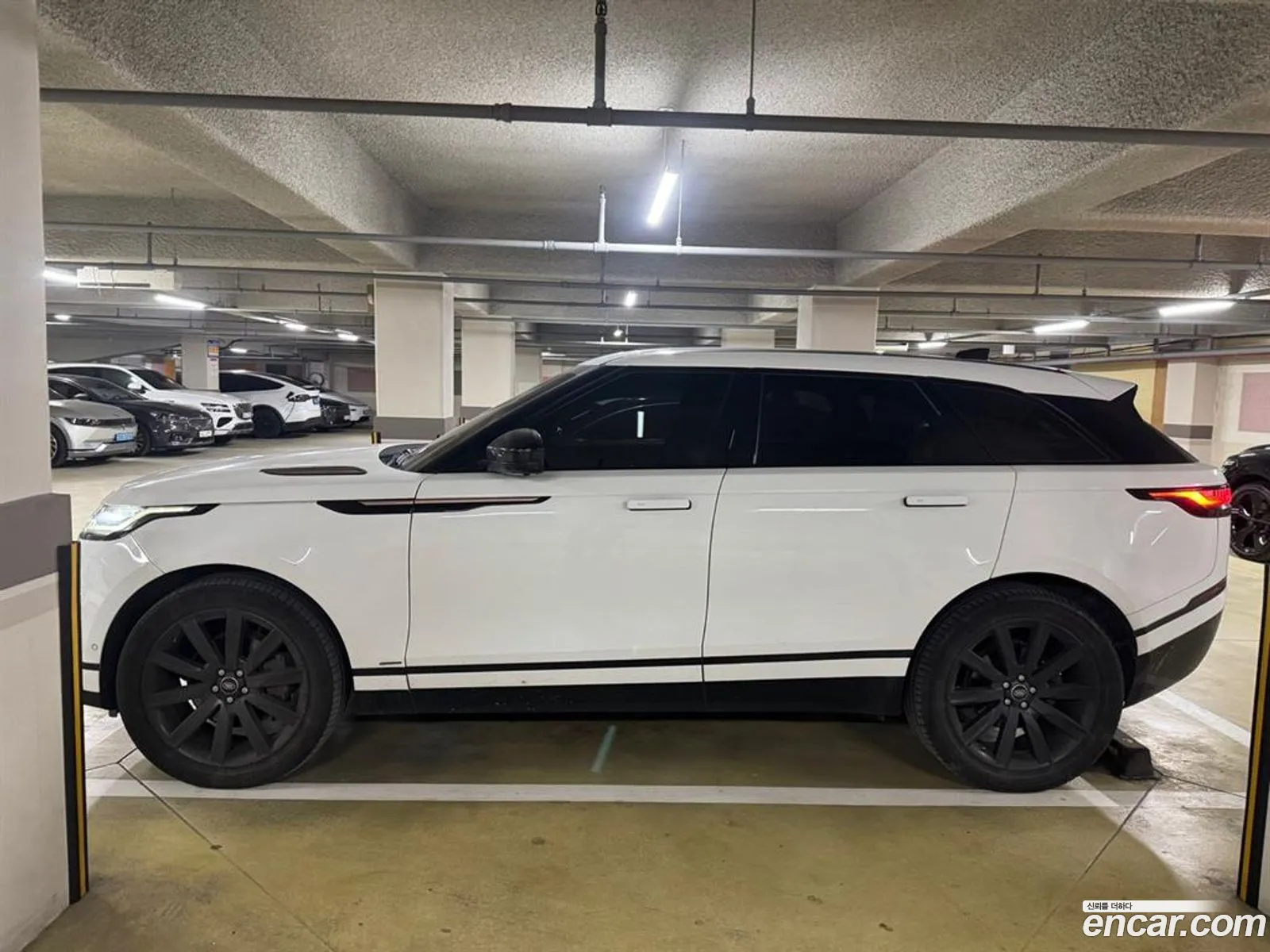 Land Rover Range Rover Velar 2018 — 14