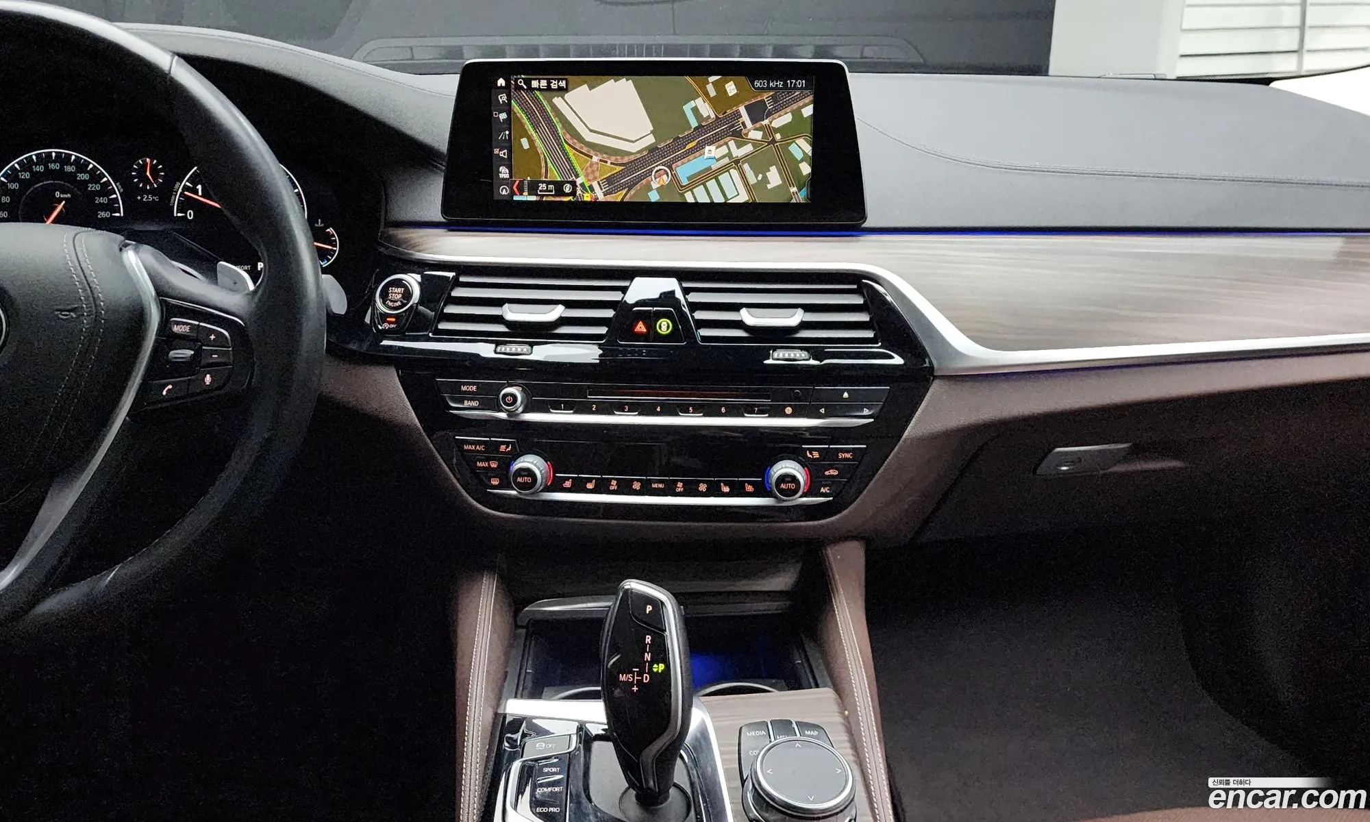 BMW 5 Series 2019 WBAJD9101KWC84251 — 14
