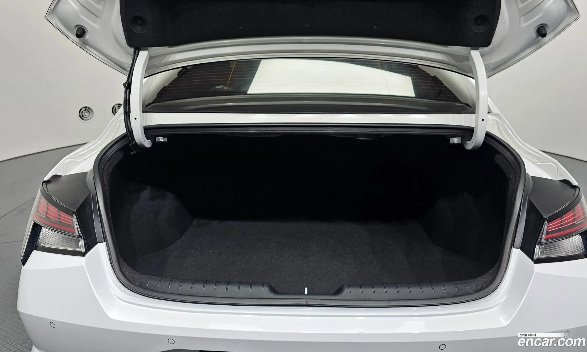 Hyundai Elantra 2021 — 12