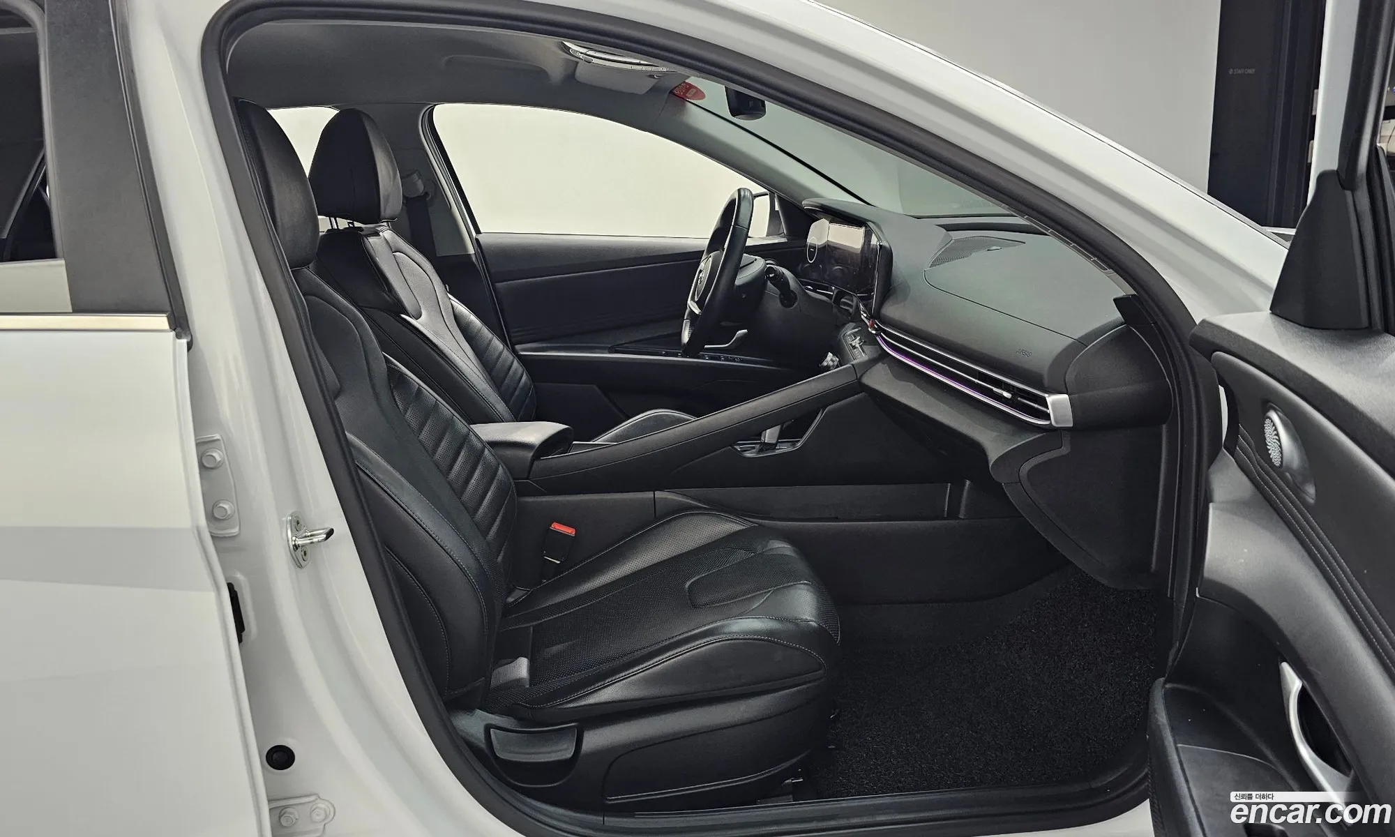 Hyundai Elantra 2021 — 18