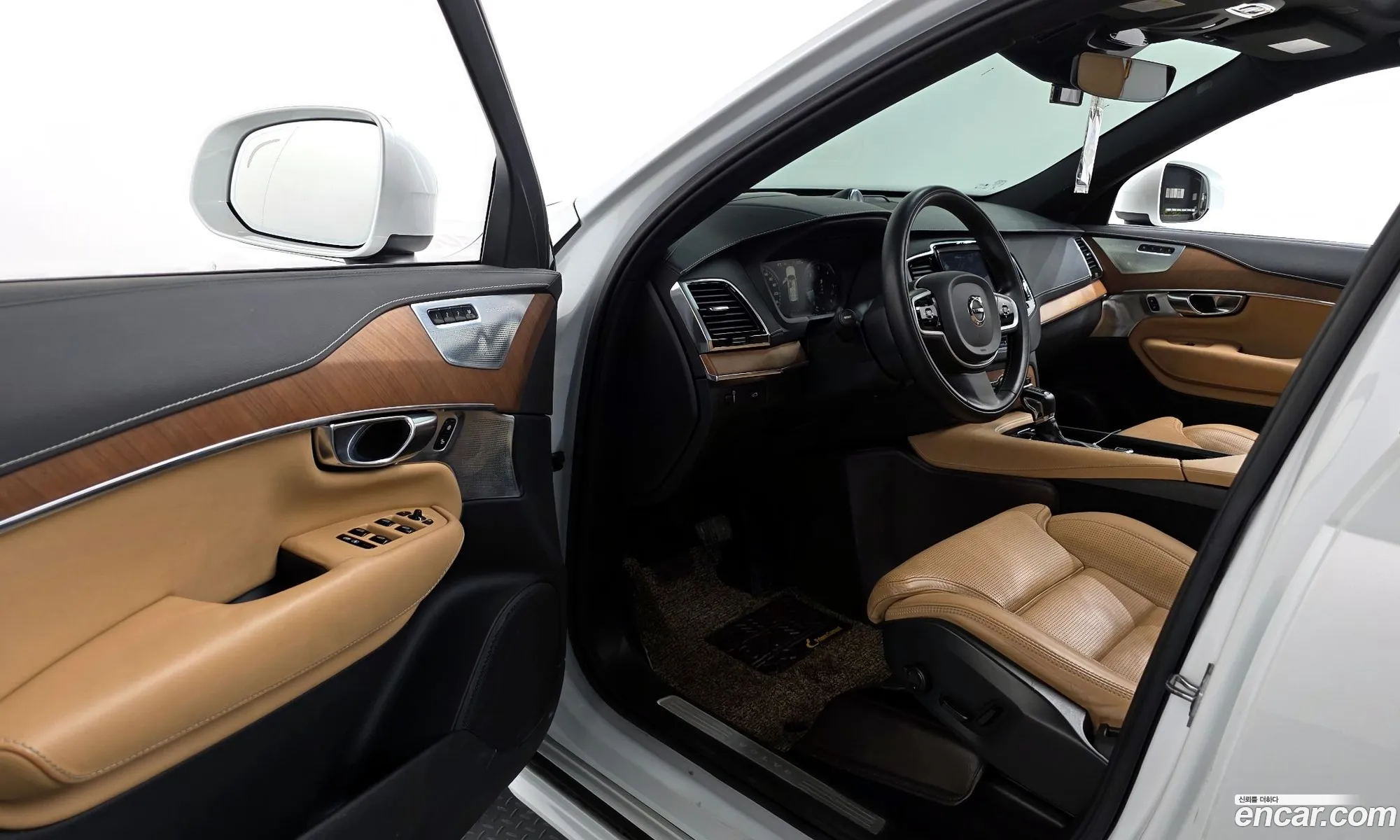 Volvo XC90 2018 YV1LF68TCJ1367577 — 11