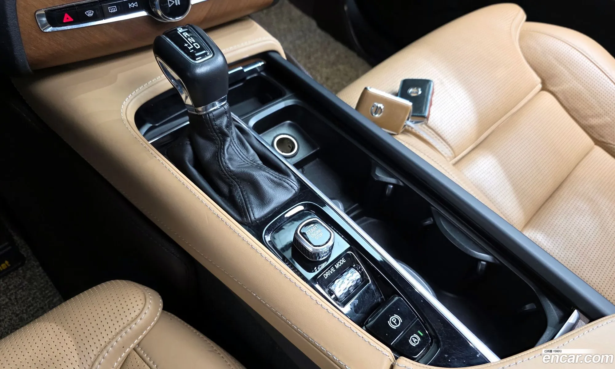 Volvo XC90 2018 YV1LF68TCJ1367577 — 19