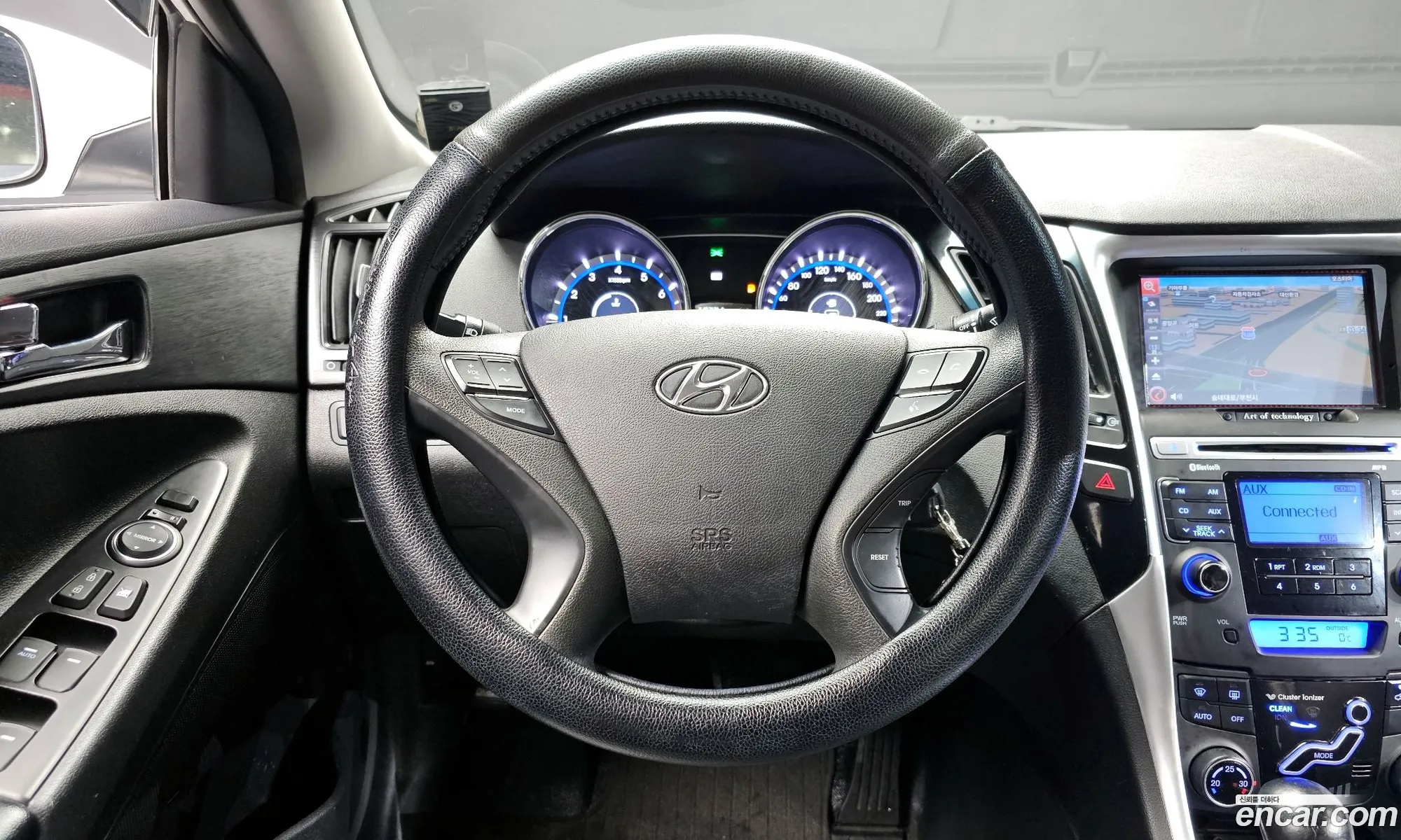Hyundai YF Sonata 2011 — 14