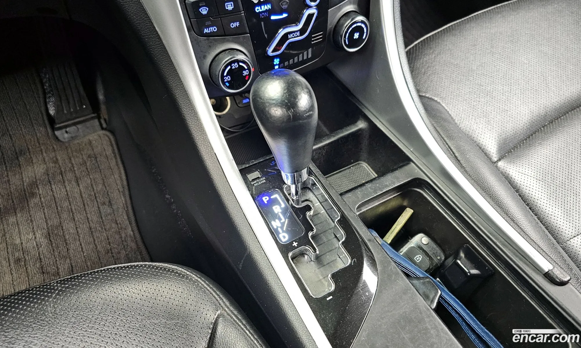 Hyundai YF Sonata 2011 — 9