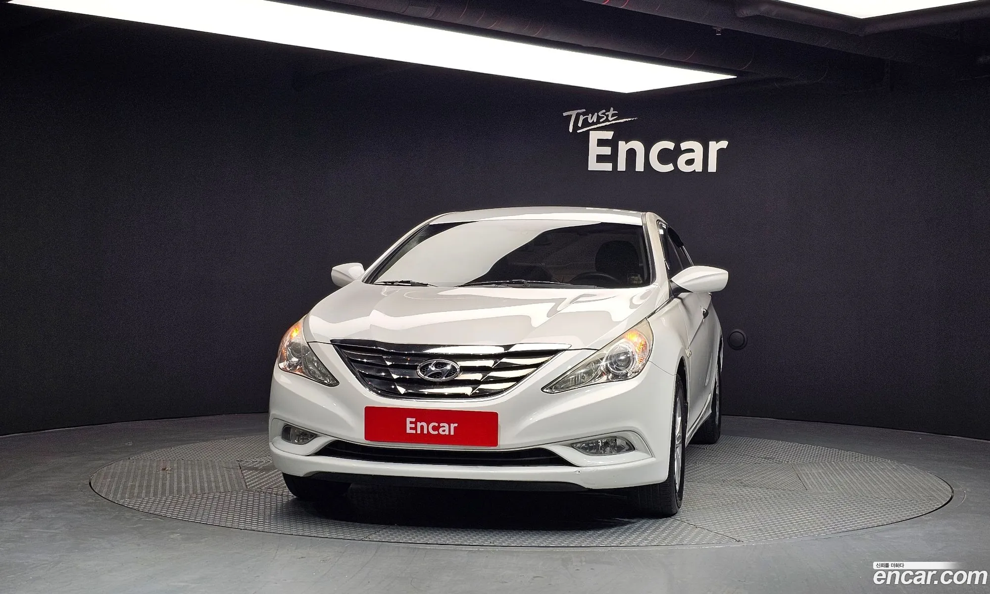 Hyundai YF Sonata 2011 — 13