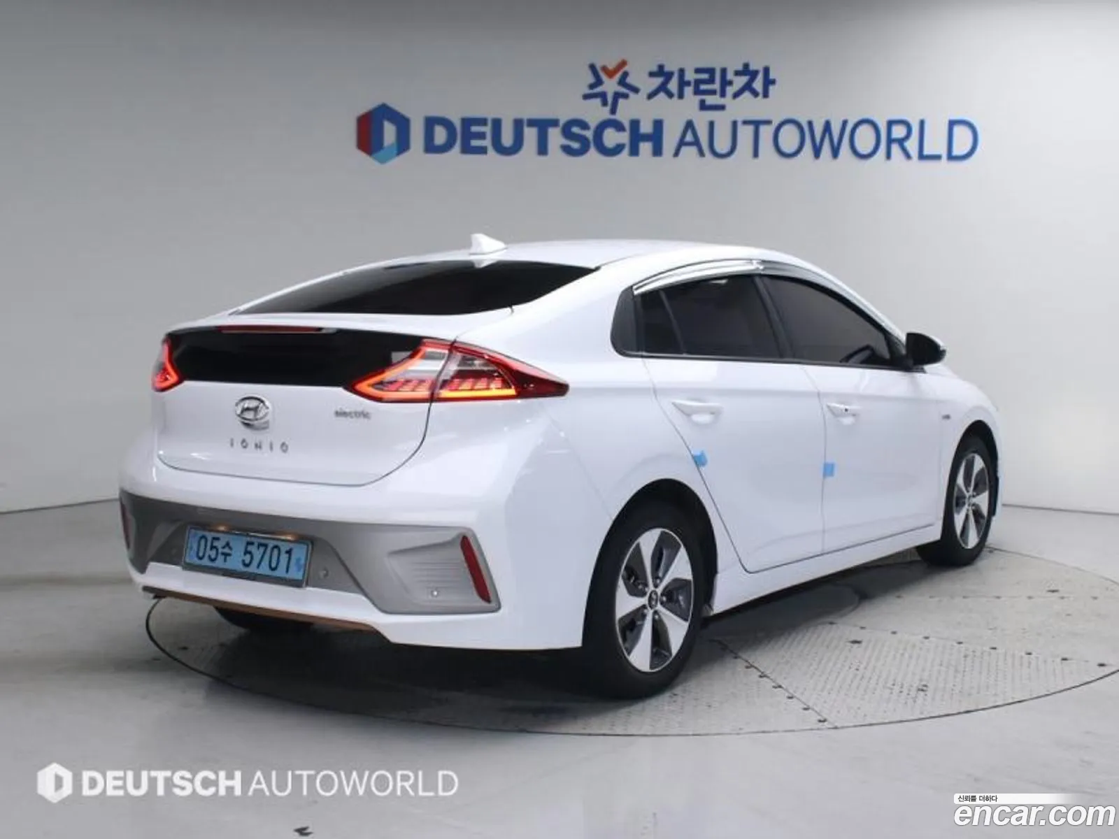 Hyundai Ioniq Electric 2018 — 11