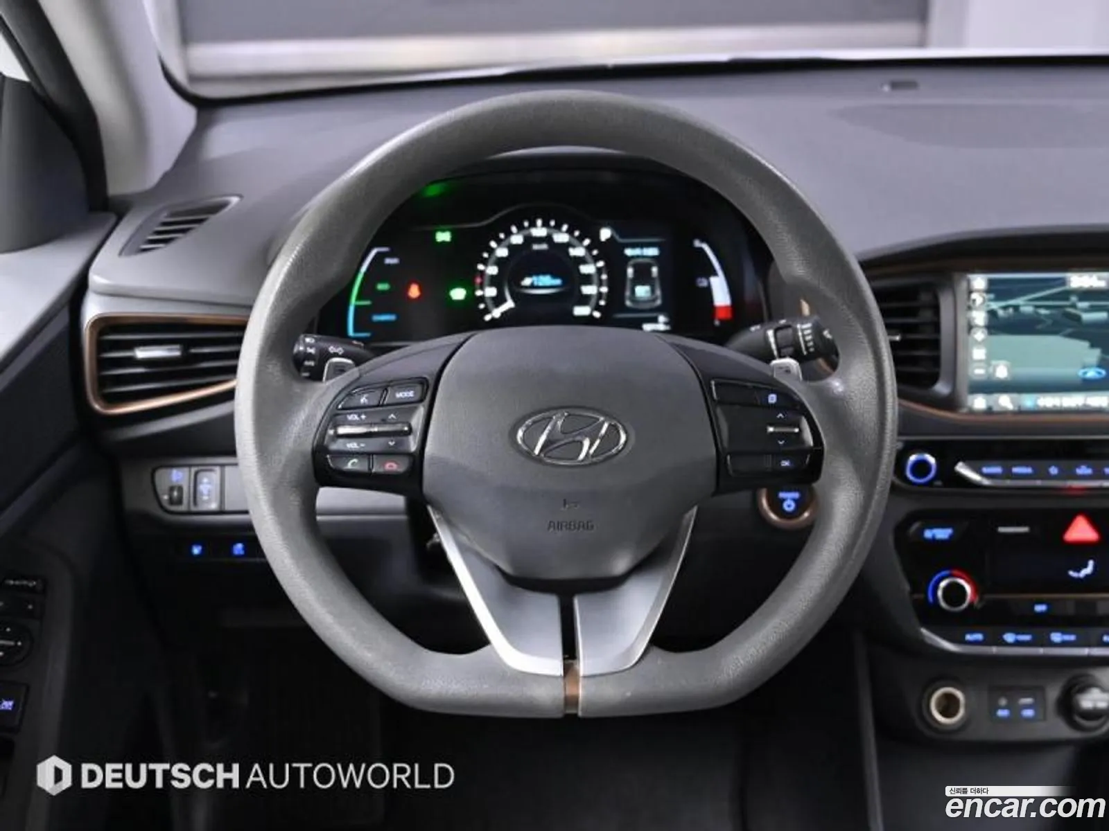 Hyundai Ioniq Electric 2018 — 10