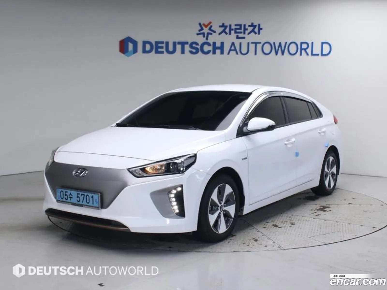 Hyundai Ioniq Electric 2018 — 18