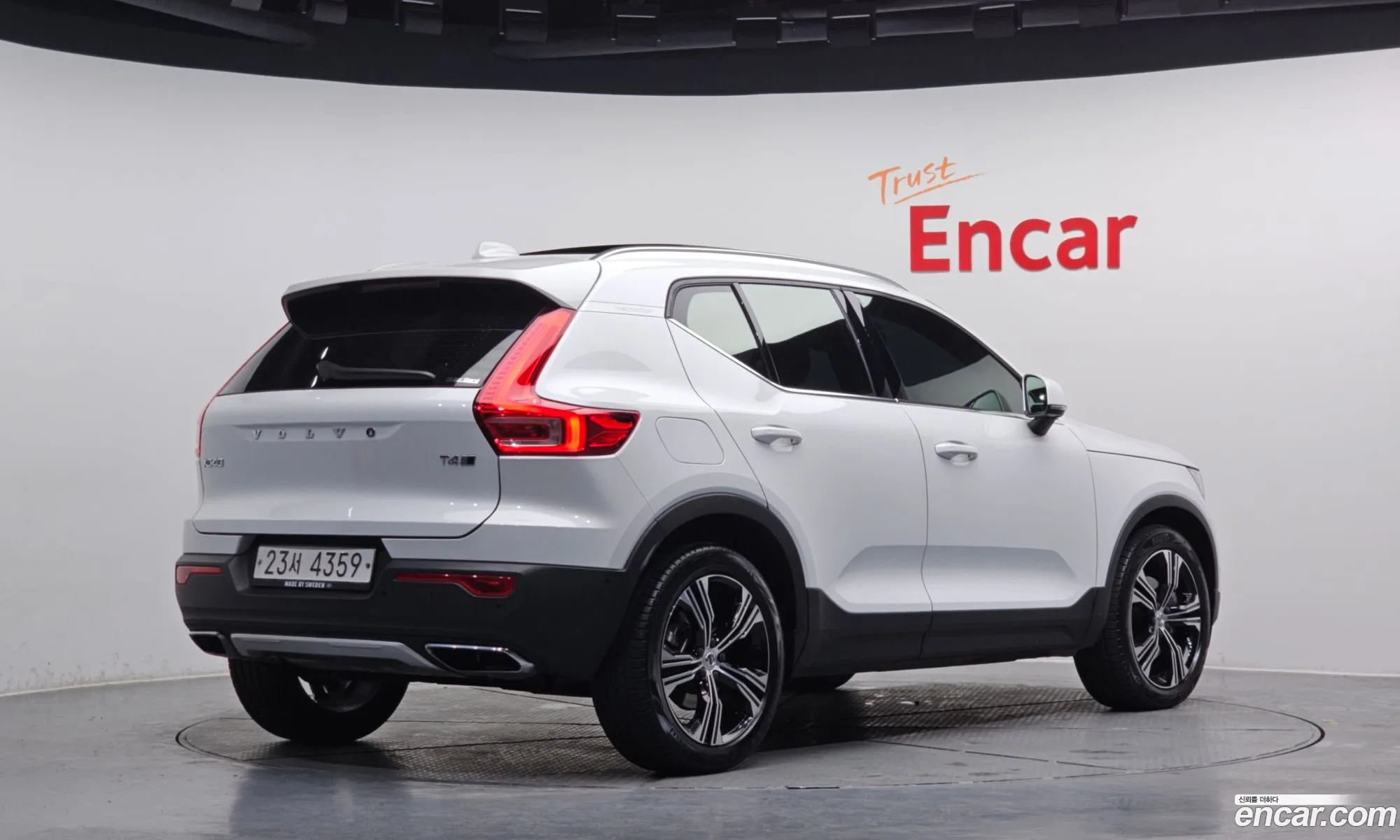 Volvo XC40 2019 YV1XZACACL2197930 — 8