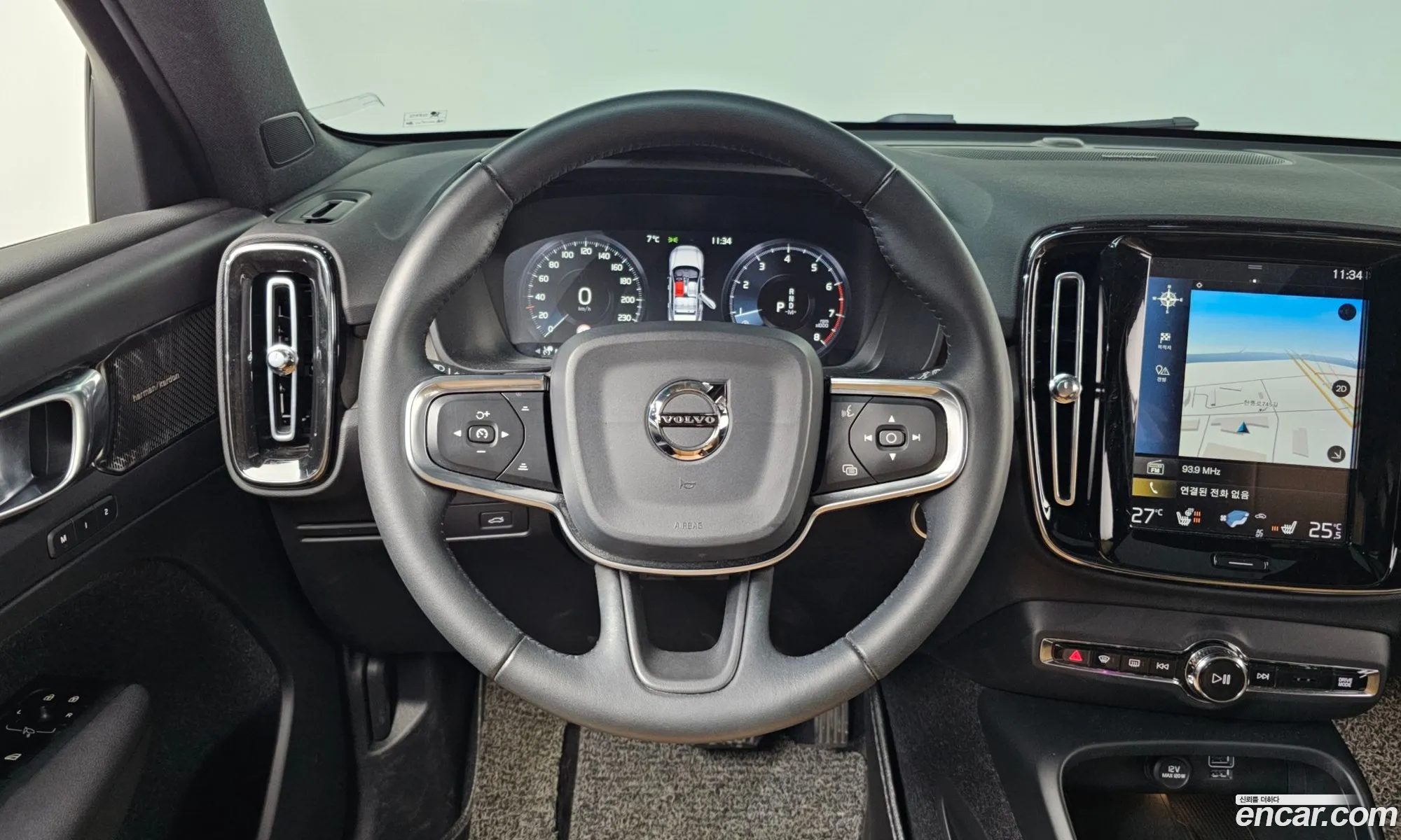 Volvo XC40 2019 YV1XZACACL2197930 — 10