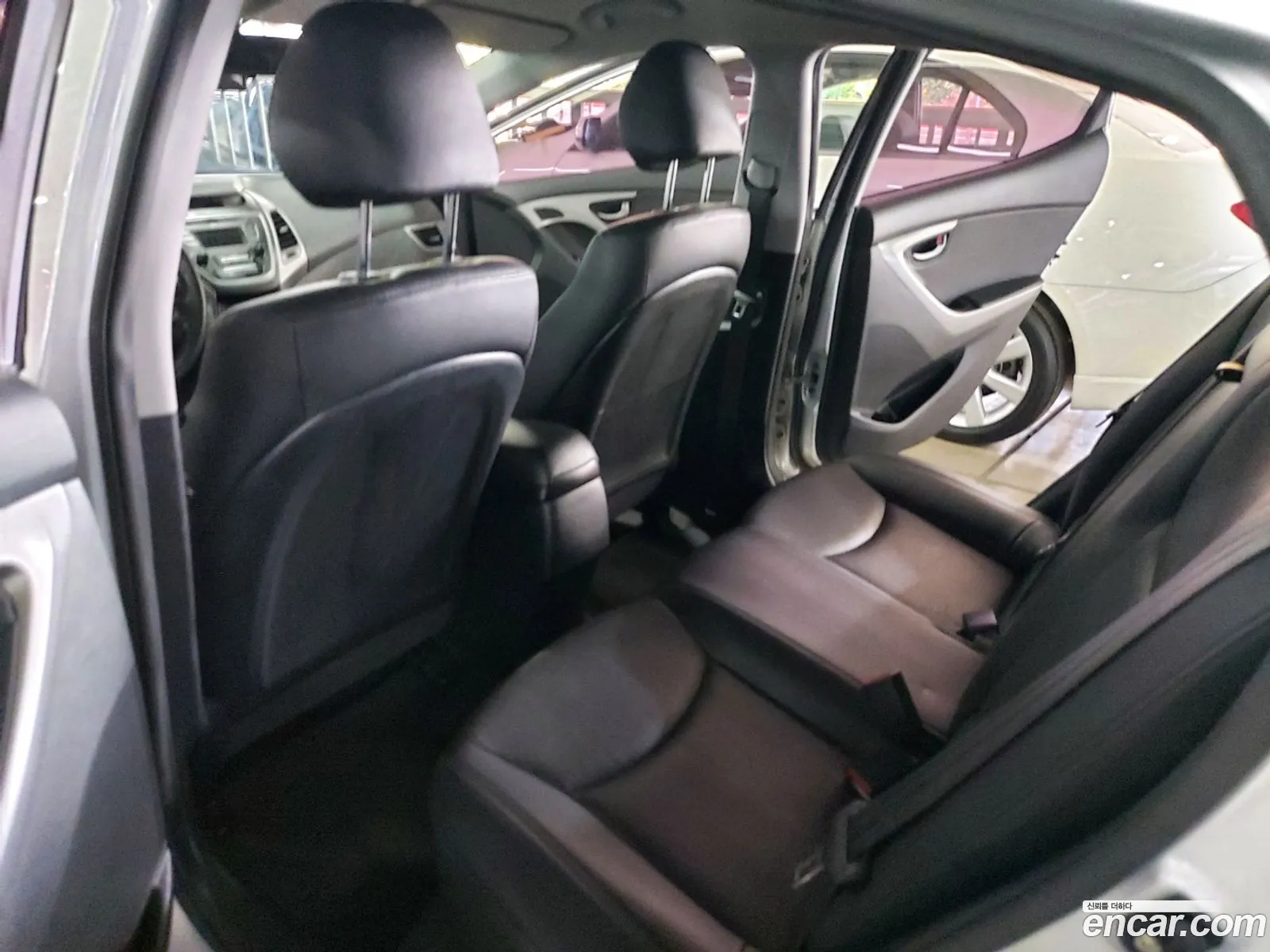 Hyundai Elantra 2015 — 13