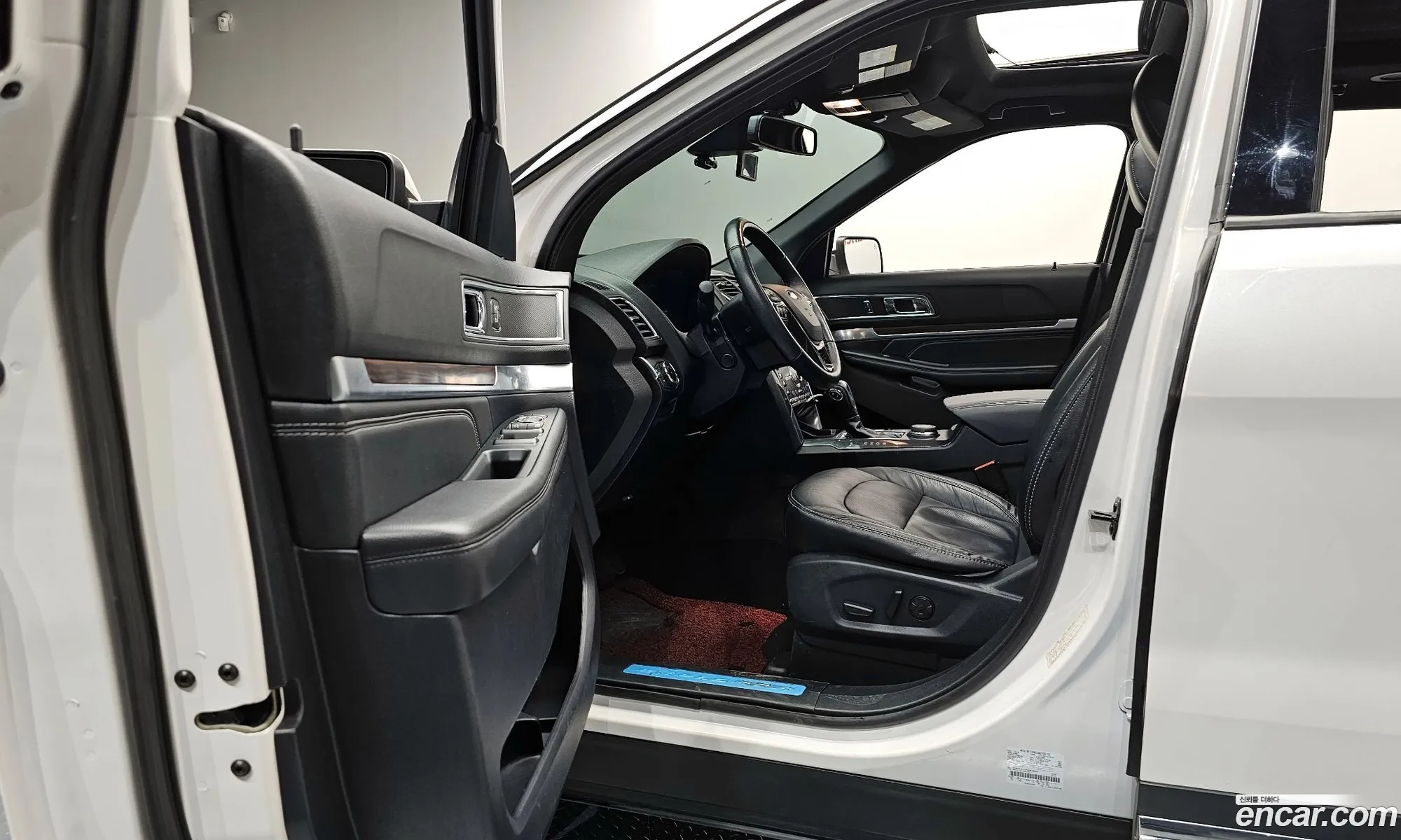 Ford Explorer 2019 1FM5K8FH7KGA25852 — 16