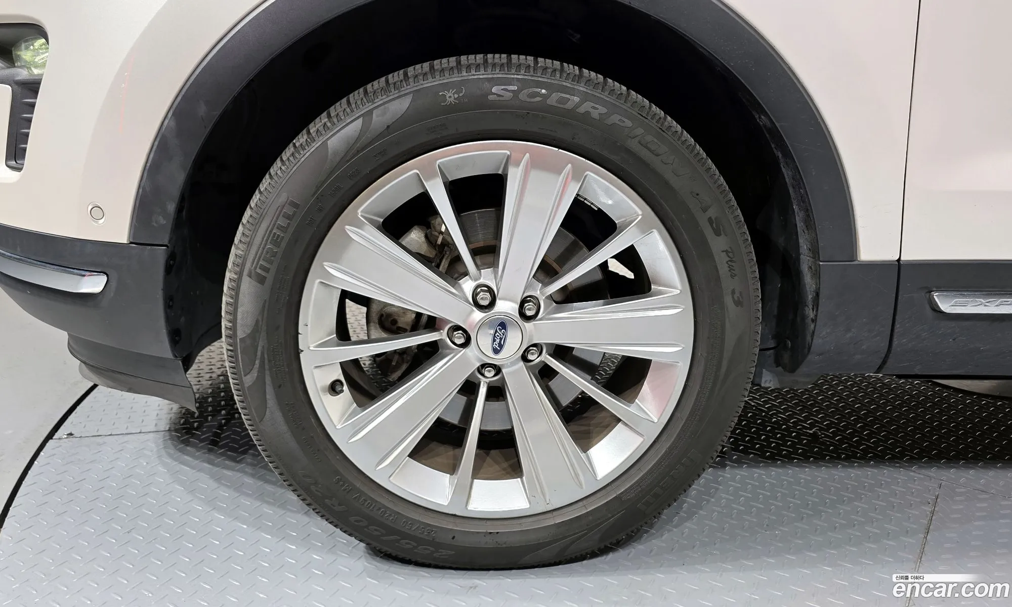 Ford Explorer 2019 1FM5K8FH7KGA25852 — 19