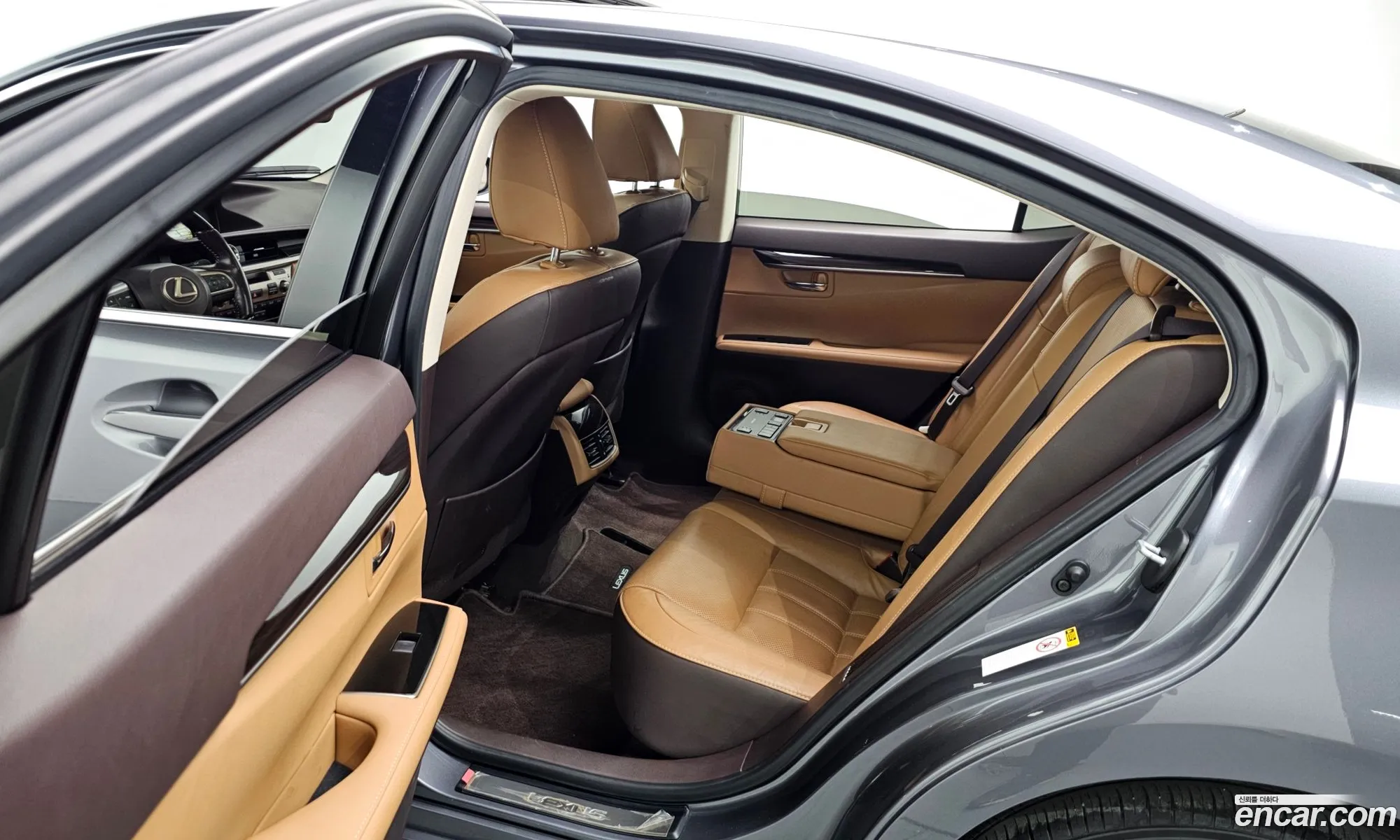 Lexus ES300h 2018 JTHBW1GG1J2179640 — 12