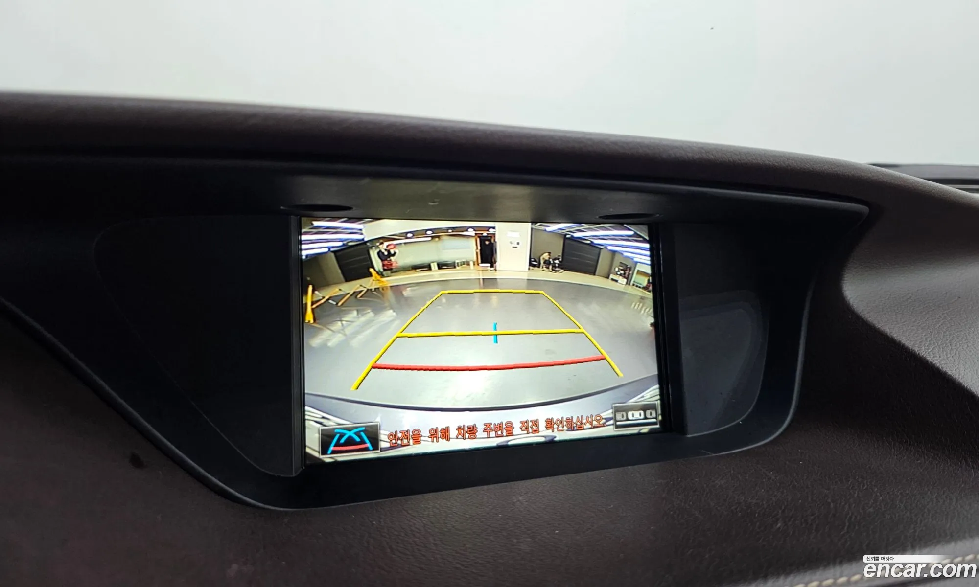 Lexus ES300h 2018 JTHBW1GG1J2179640 — 14