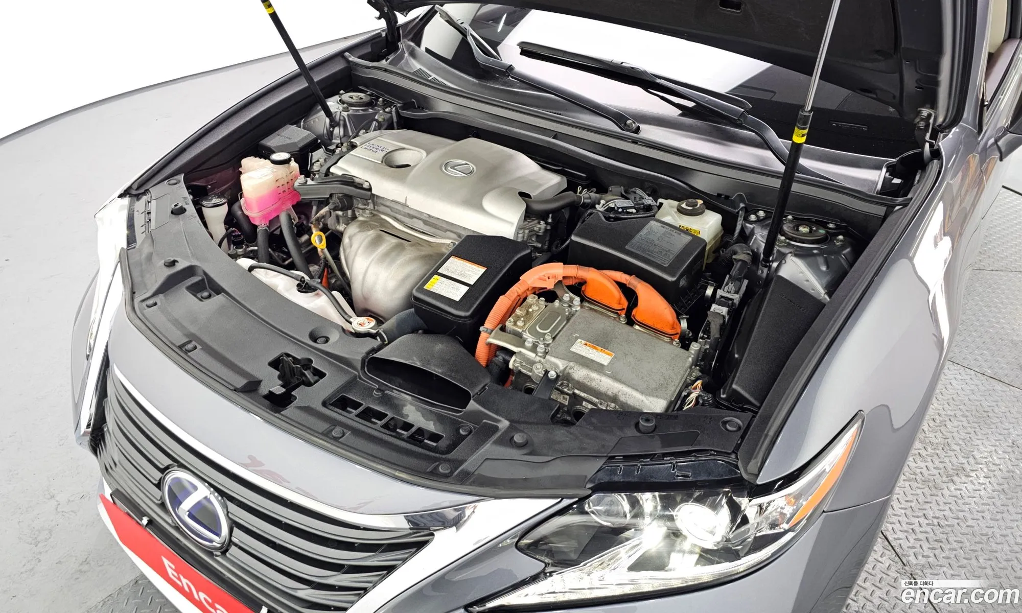 Lexus ES300h 2018 JTHBW1GG1J2179640 — 15