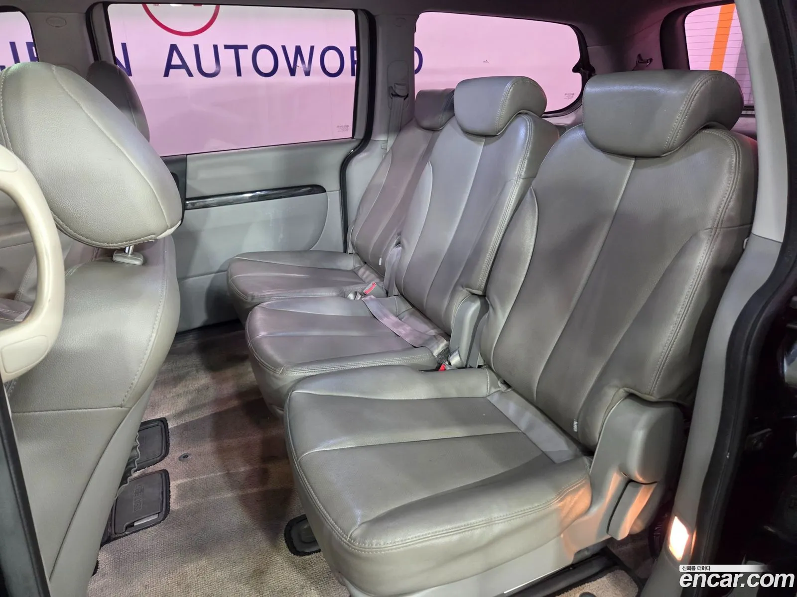 Kia Carnival R 2013 — 18