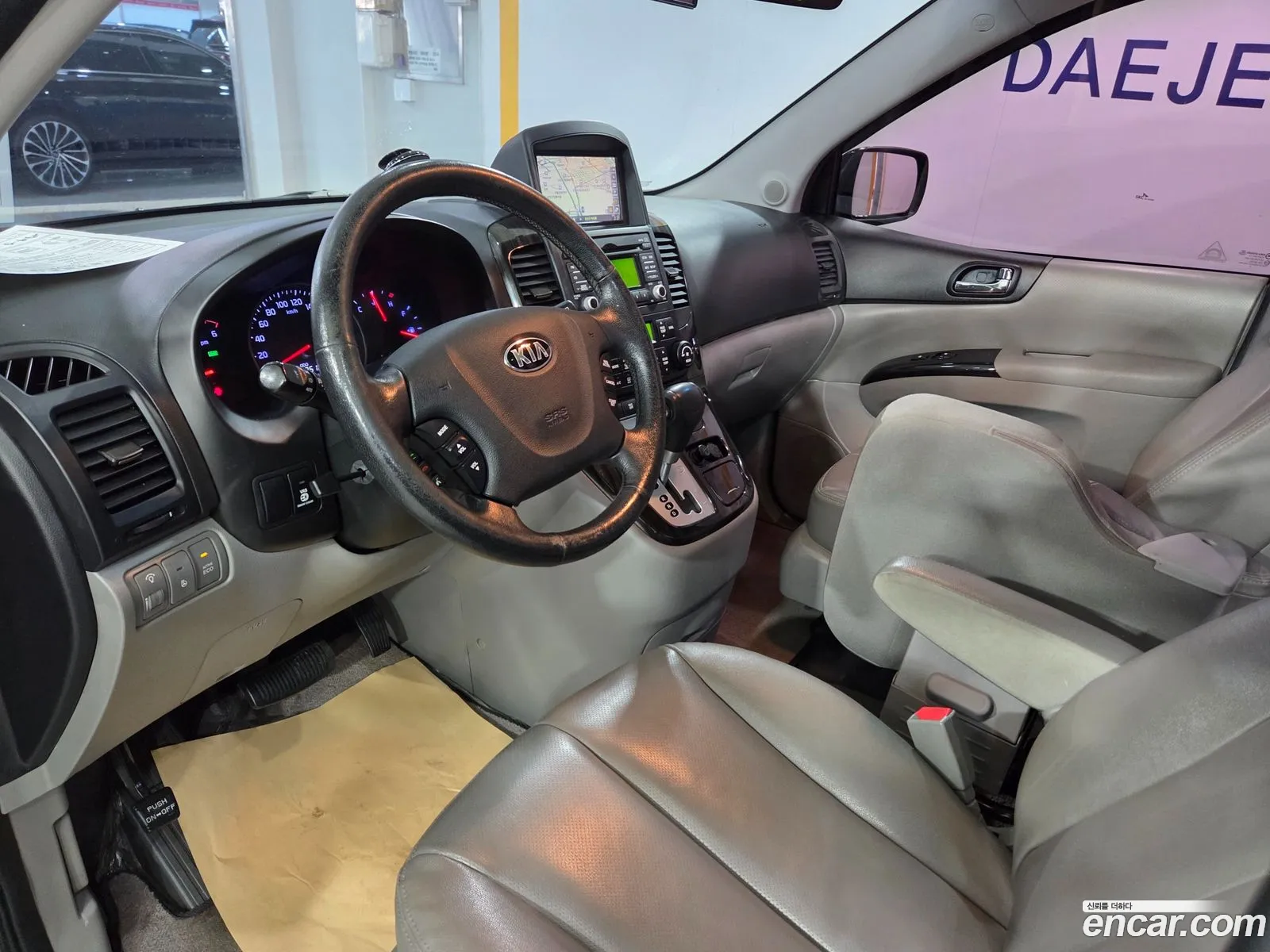 Kia Carnival R 2013 — 16