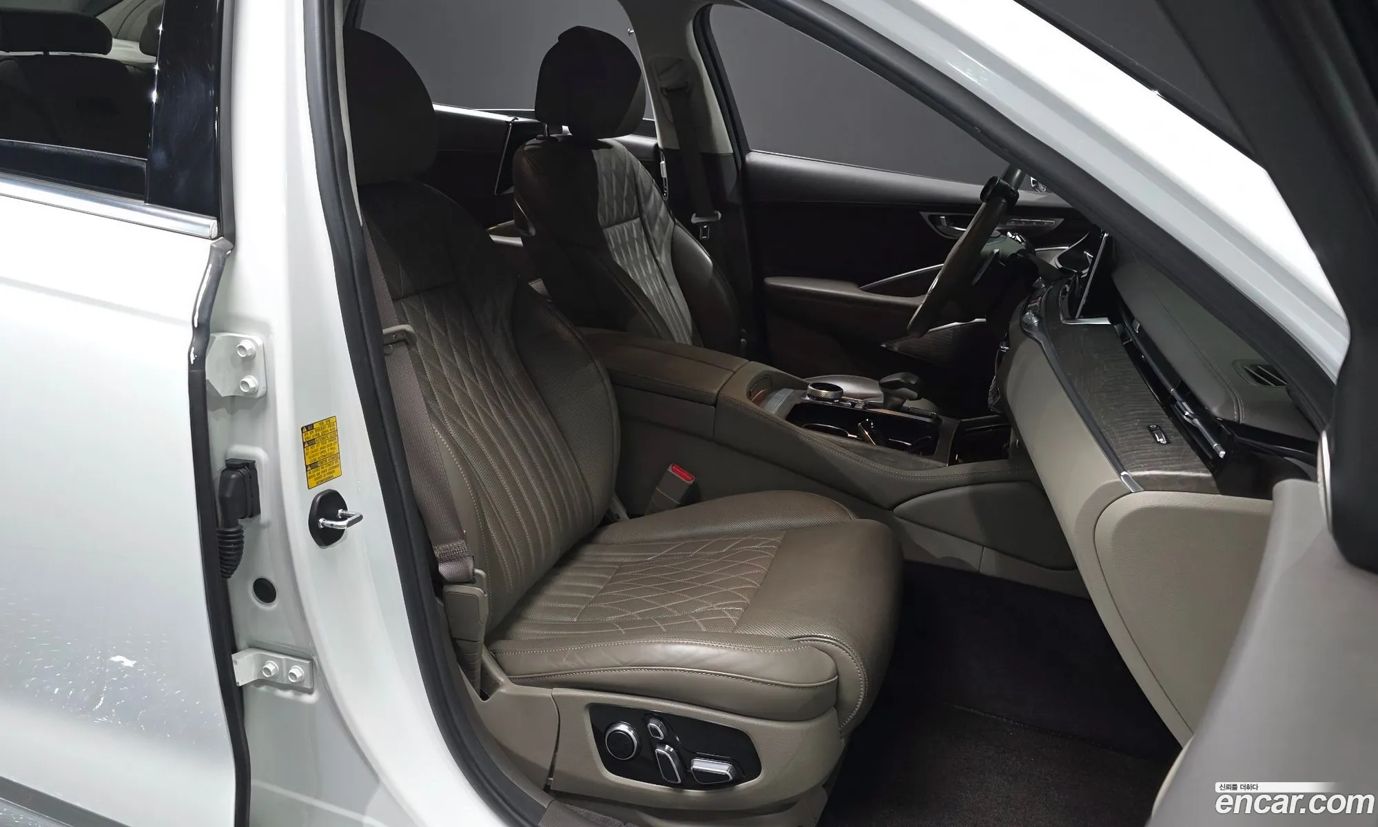 Kia K9 2021 — 15