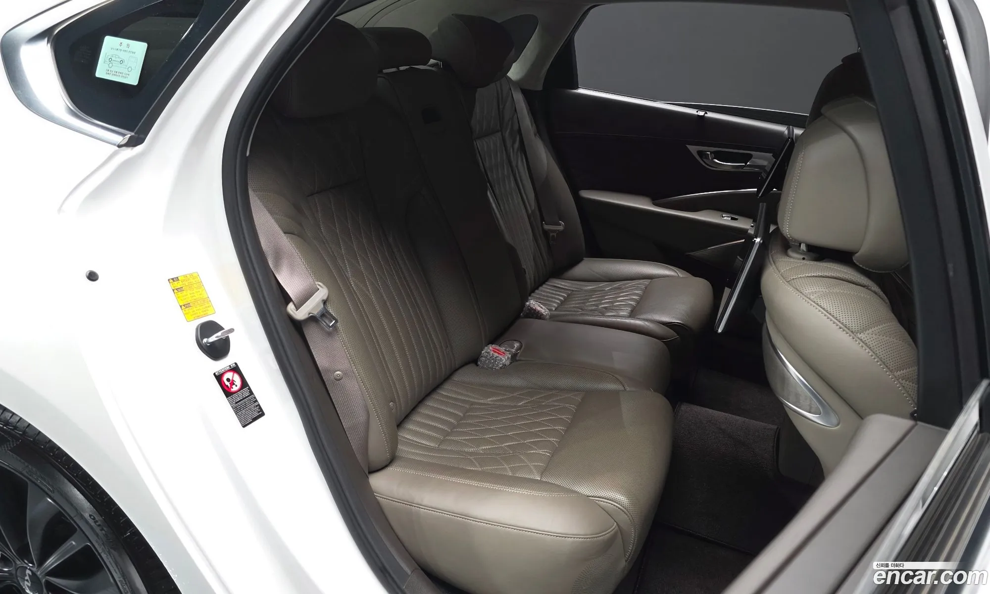 Kia K9 2021 — 18