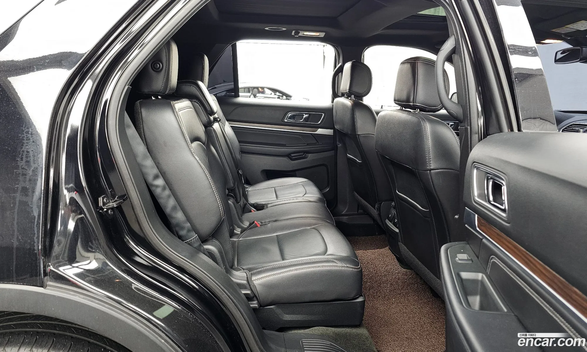 Ford Explorer 2017 — 11
