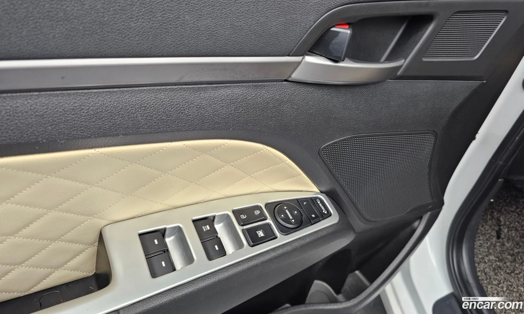 Hyundai Elantra AD 2016 — 10
