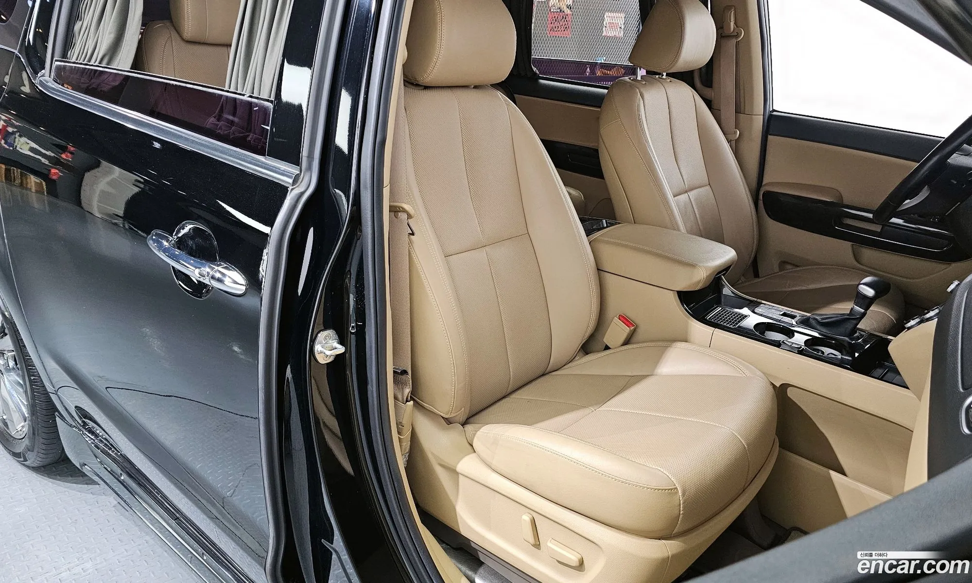 Kia Carnival 2019 KNAME81ABKS576711 — 4