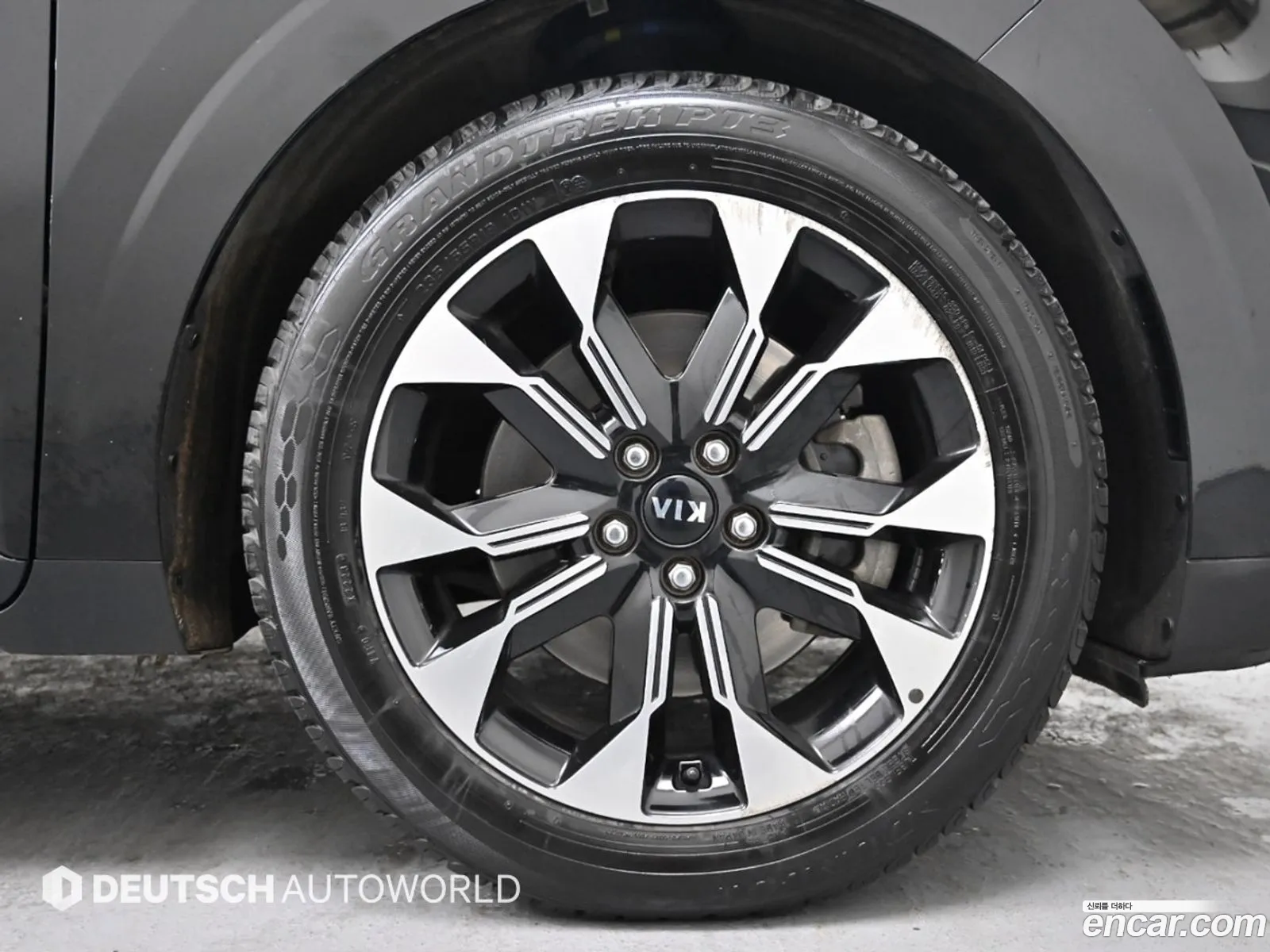 Kia Carnival 2021 — 16