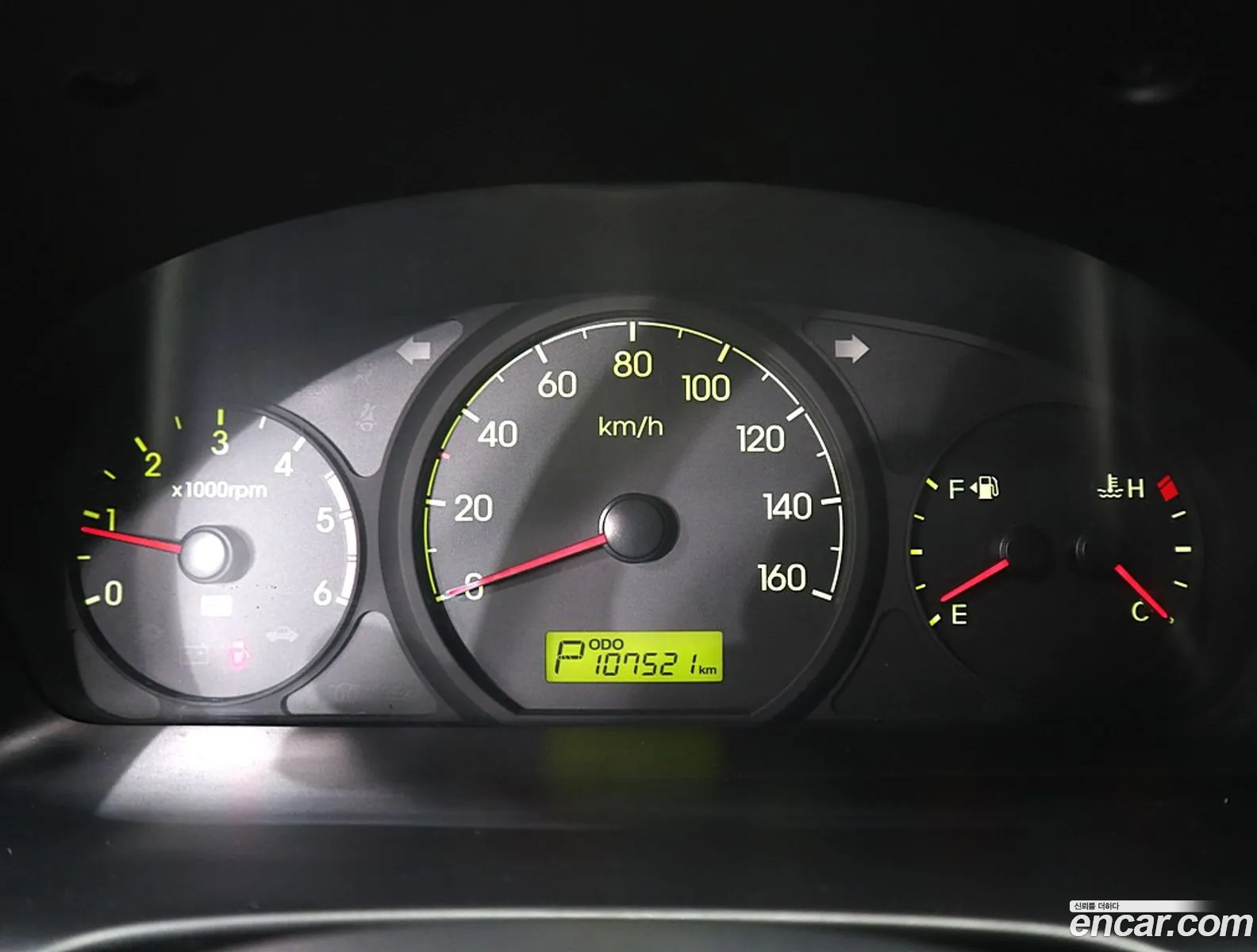 Hyundai Grand Starex 2014 — 17