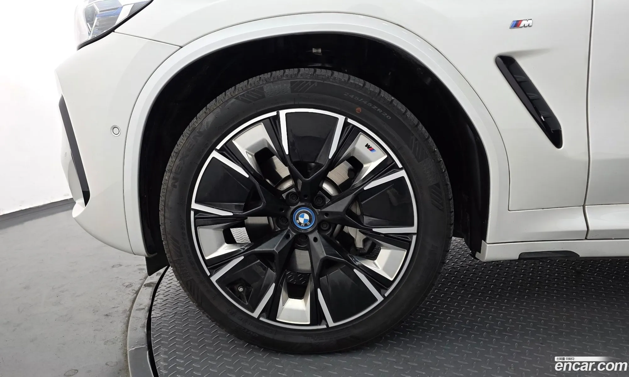 BMW iX3 2024 WBY41DU04RSE63777 — 20