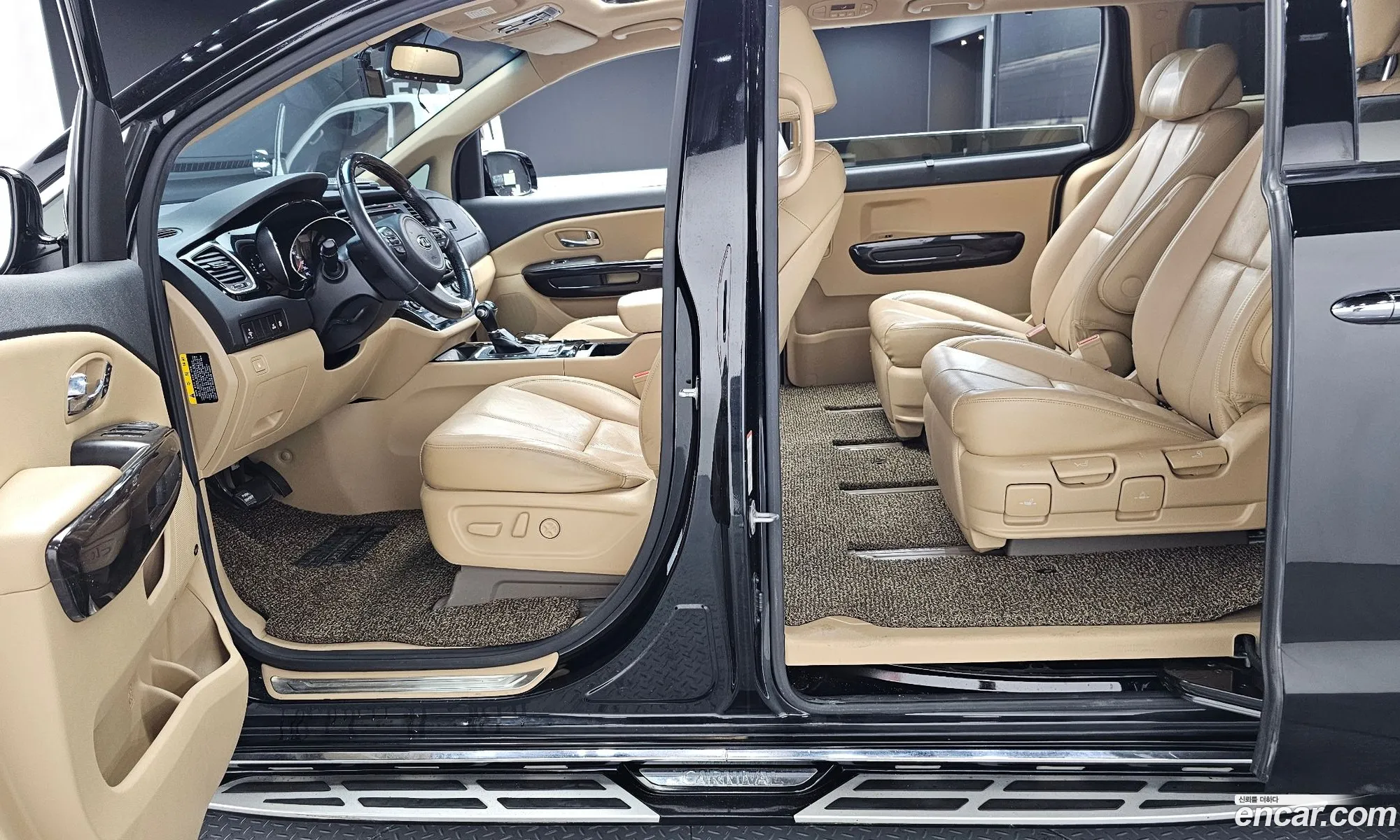 Kia Carnival 2016 — 7