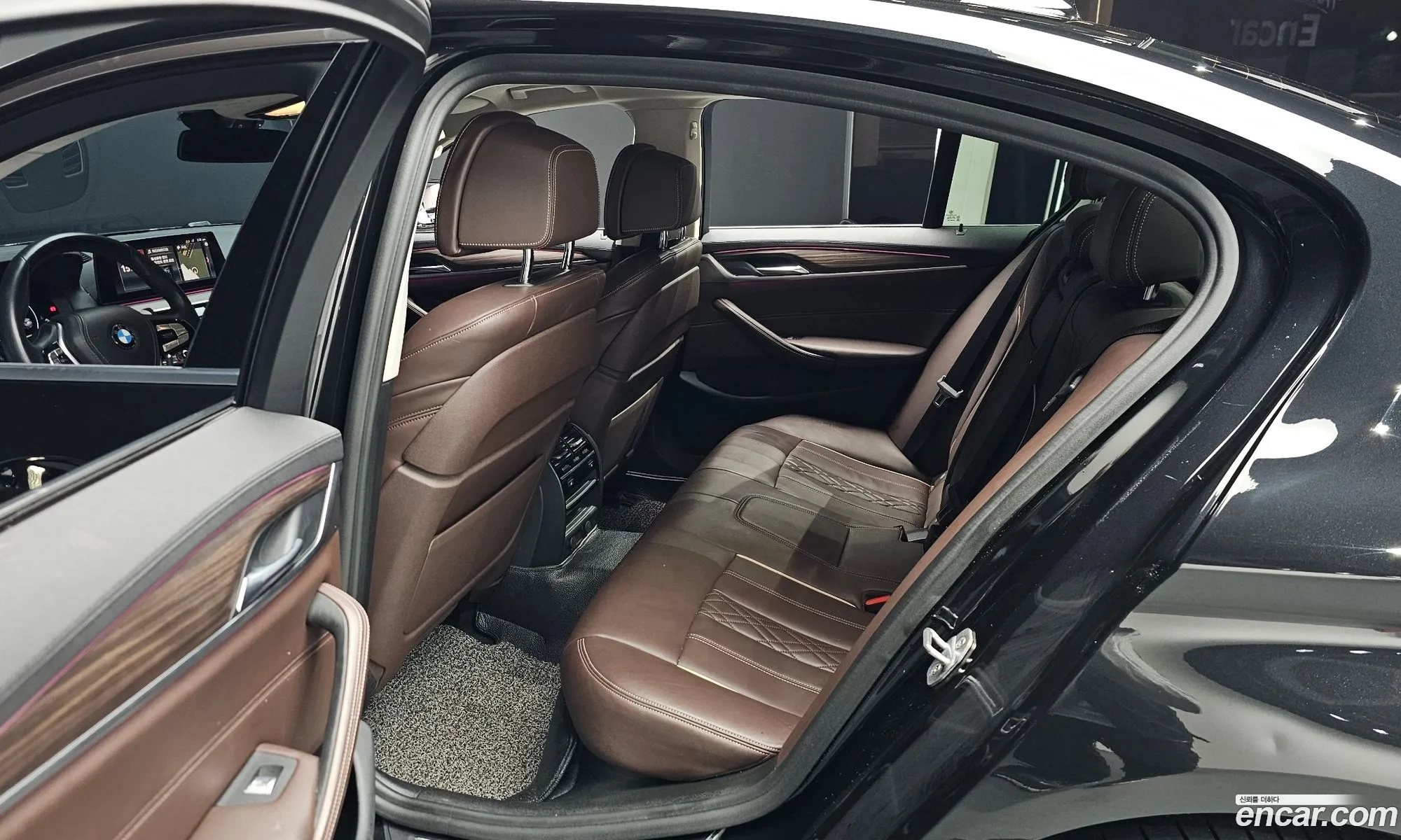 BMW 5 Series 2019 WBAJD3102KWW49837 — 3