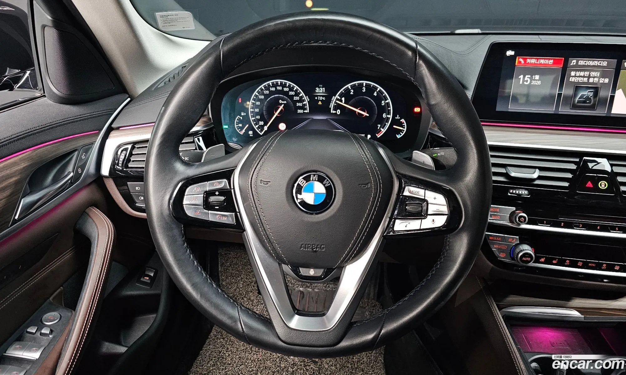 BMW 5 Series 2019 WBAJD3102KWW49837 — 19