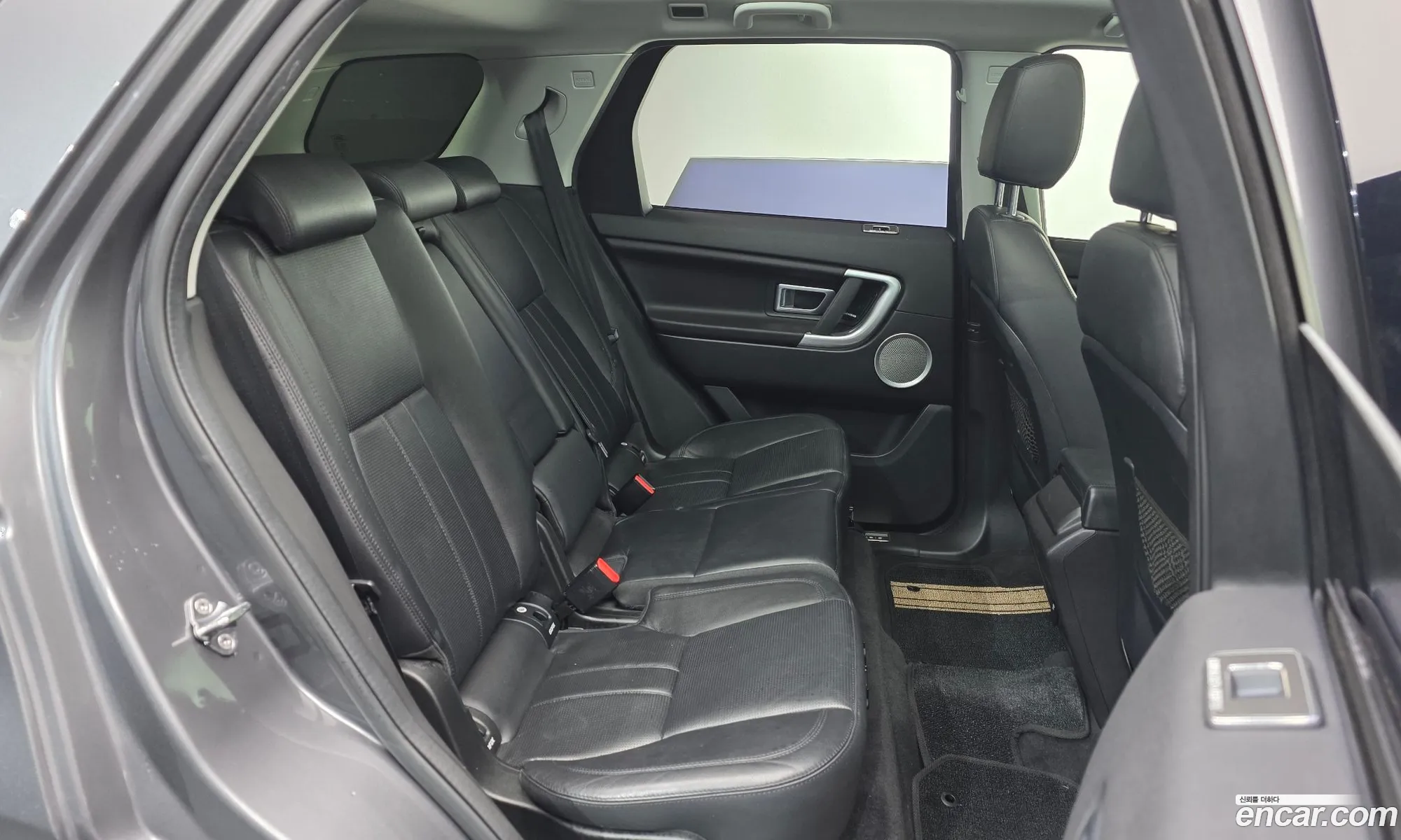 Land Rover Discovery Sport 2017 — 16