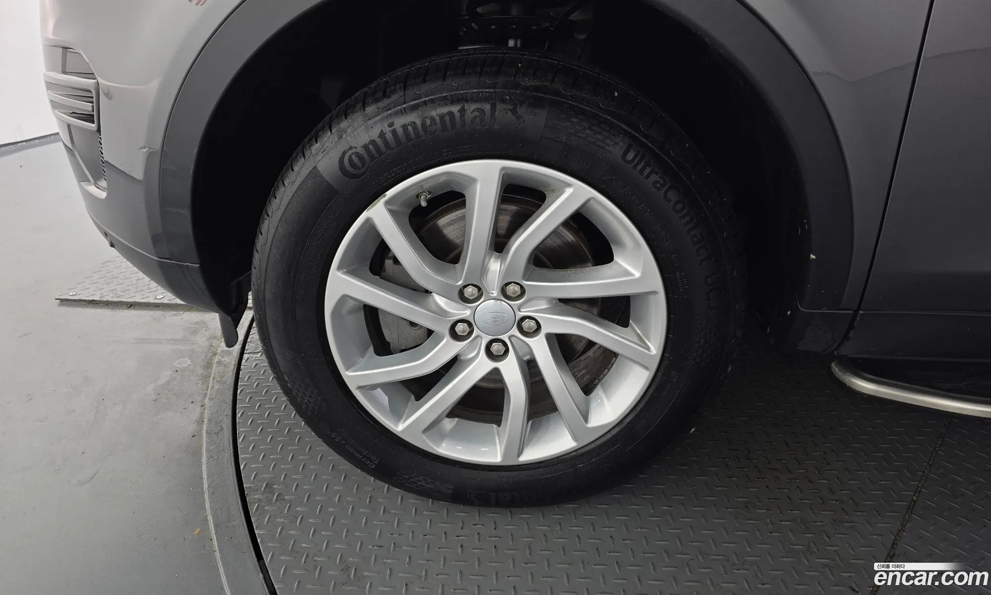 Land Rover Discovery Sport 2017 — 13