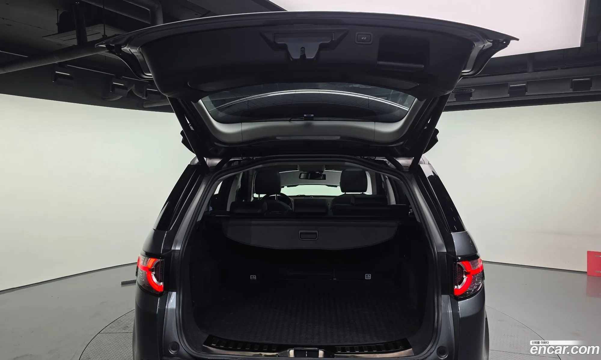 Land Rover Discovery Sport 2017 — 12