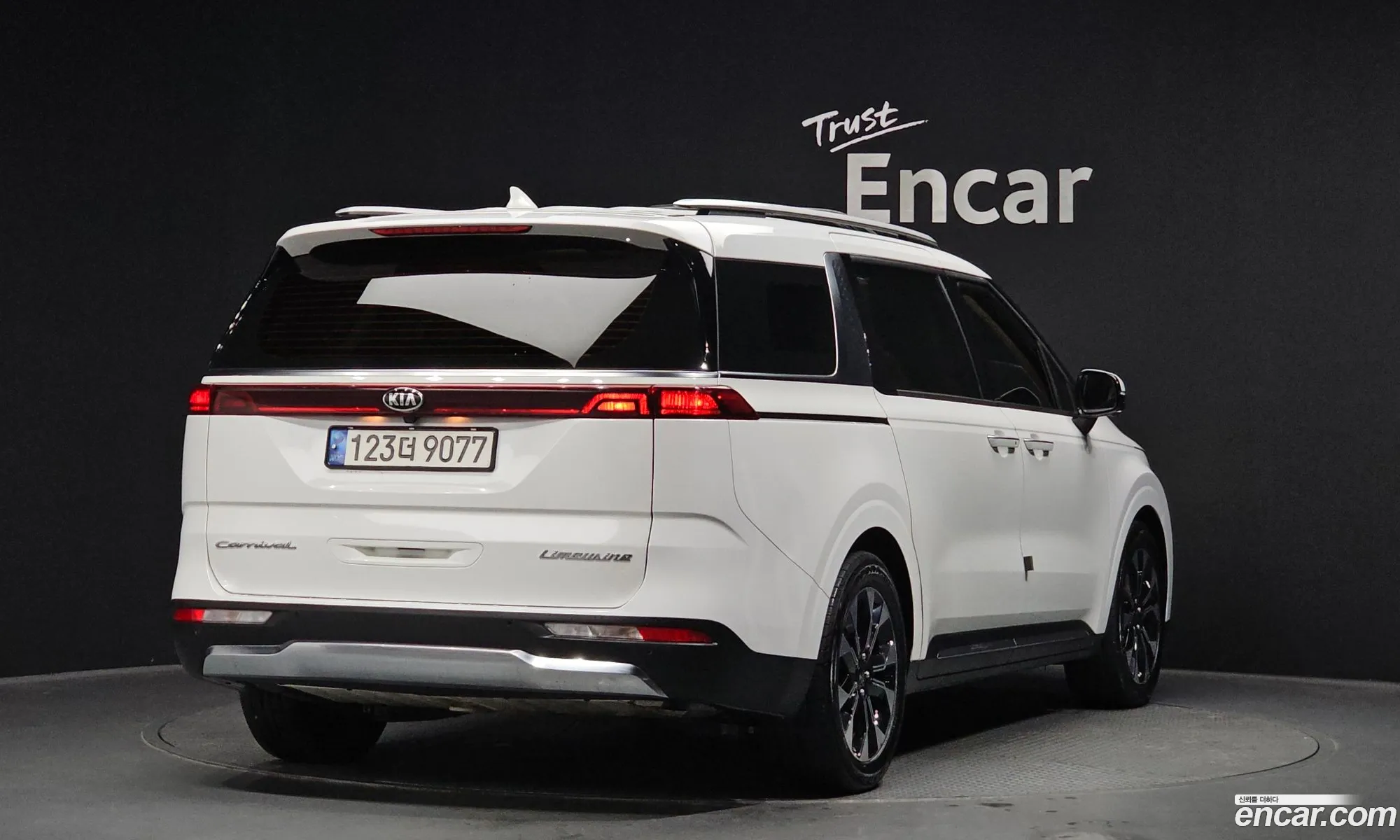 Kia Carnival 2021 — 13
