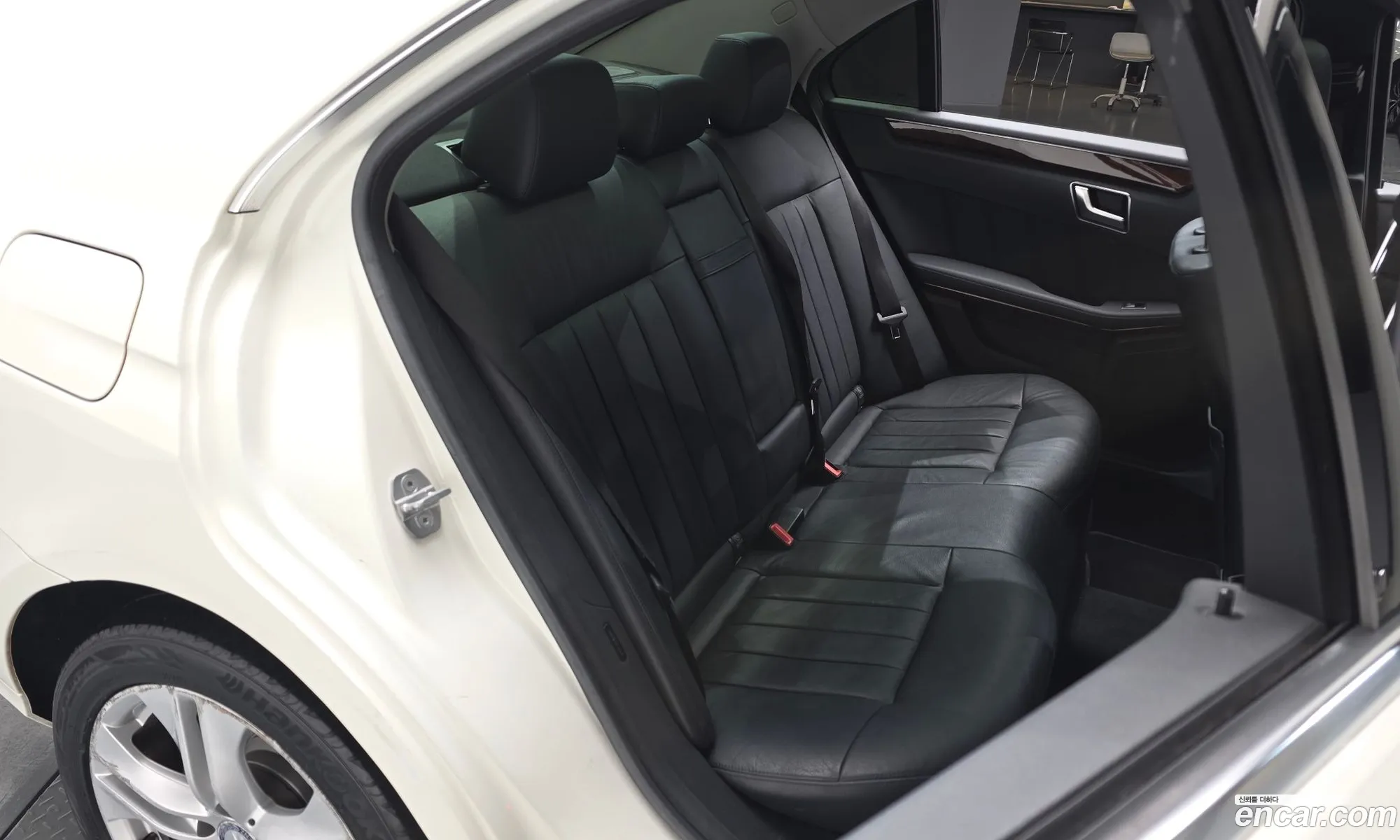 Mercedes-Benz E-Class W212 2012 WDDHF5DB2CA535751 — 20