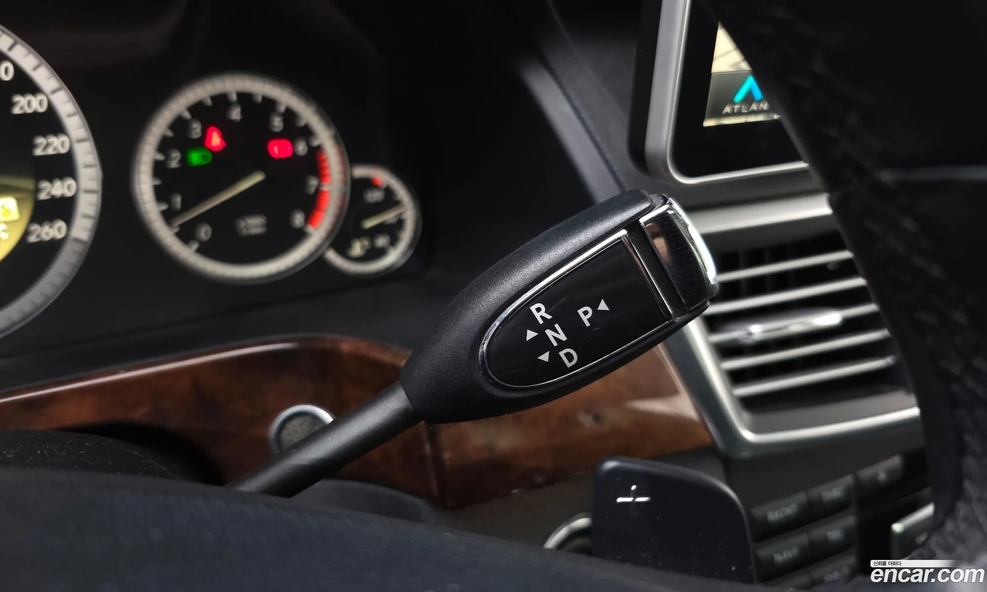 Mercedes-Benz E-Class W212 2012 WDDHF5DB2CA535751 — 7