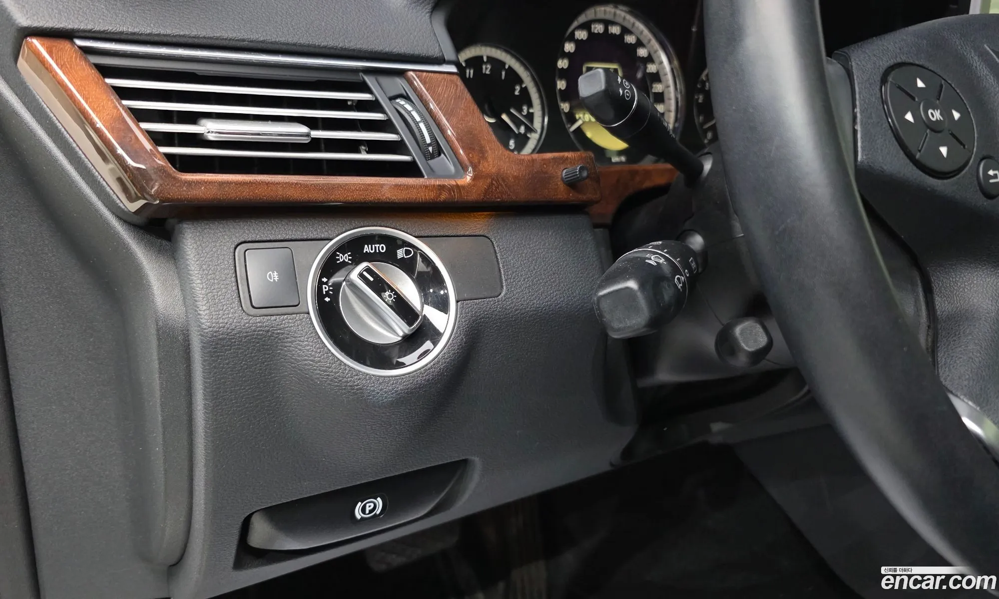 Mercedes-Benz E-Class W212 2012 WDDHF5DB2CA535751 — 4