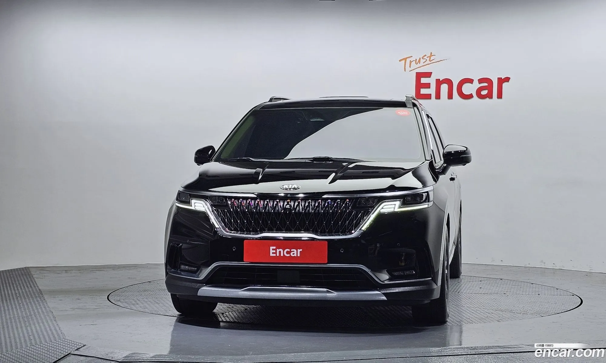 Kia Carnival 2021 — 3