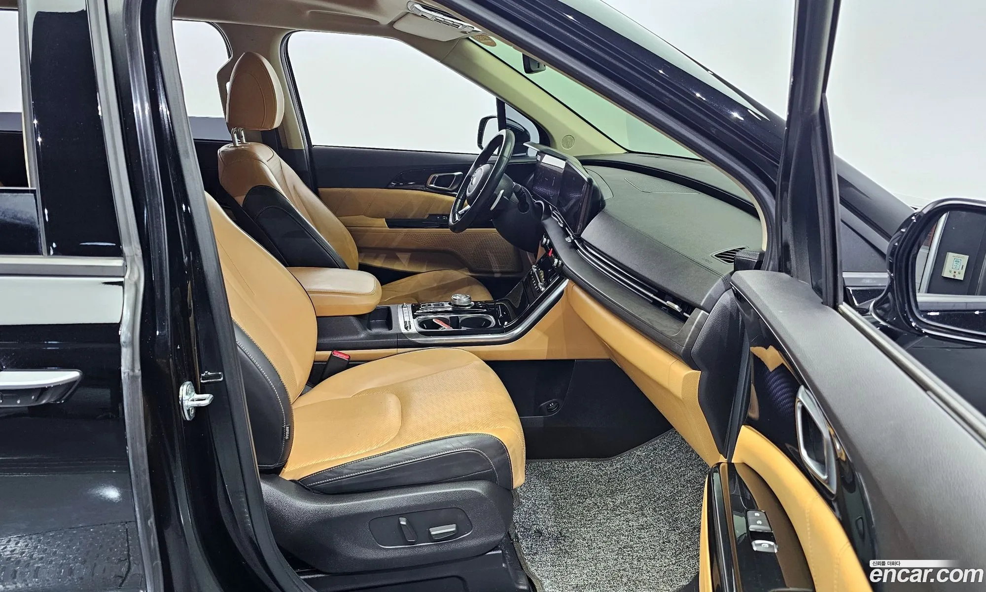 Kia Carnival 2021 — 17
