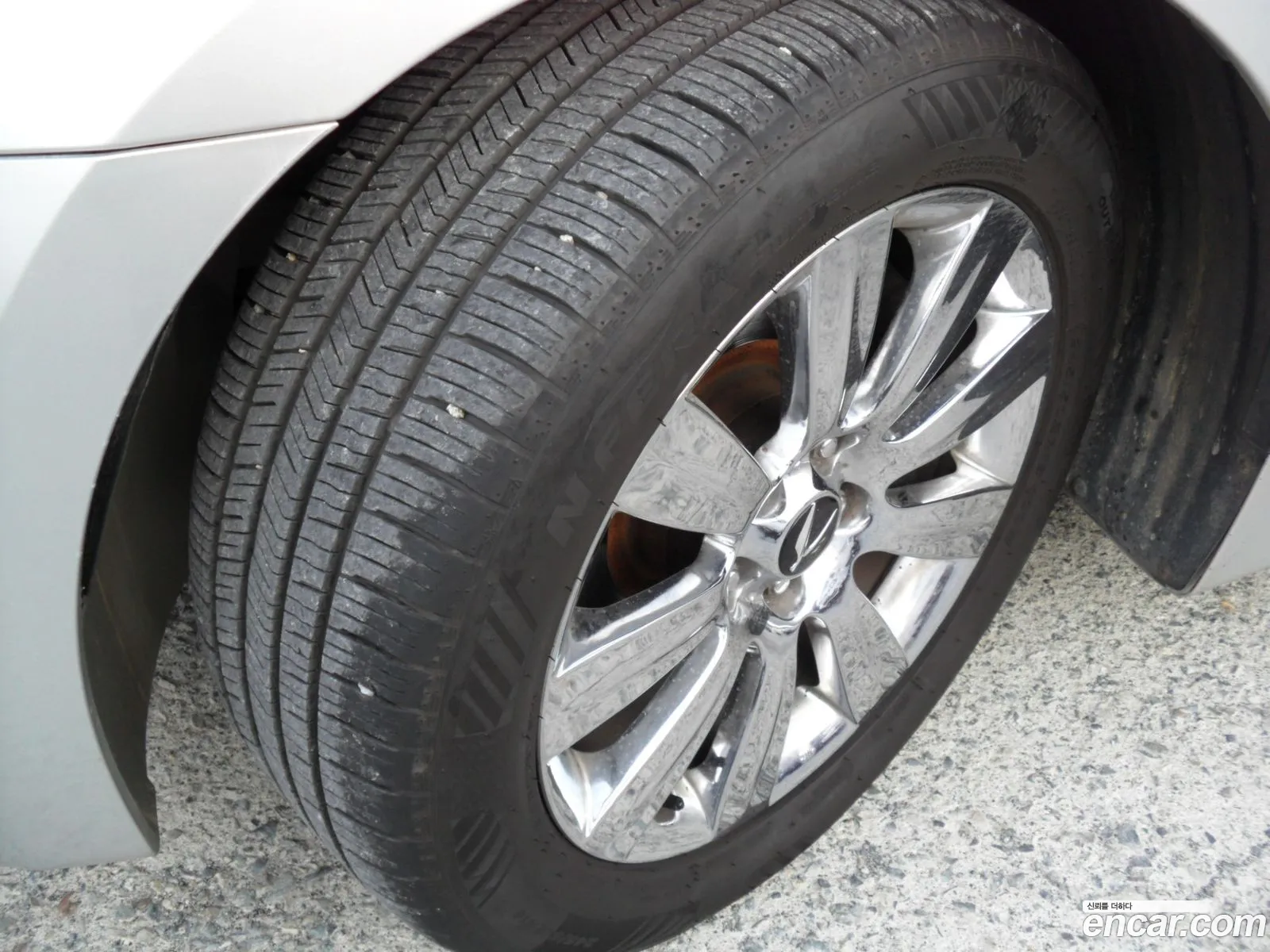 Hyundai Equus 2010 — 12