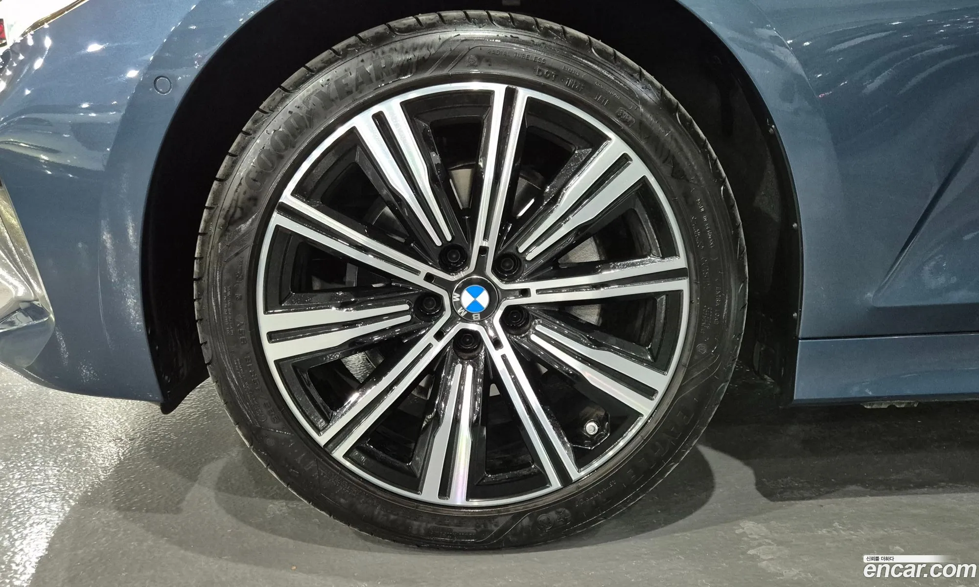 BMW 3 Series 2025 — 19